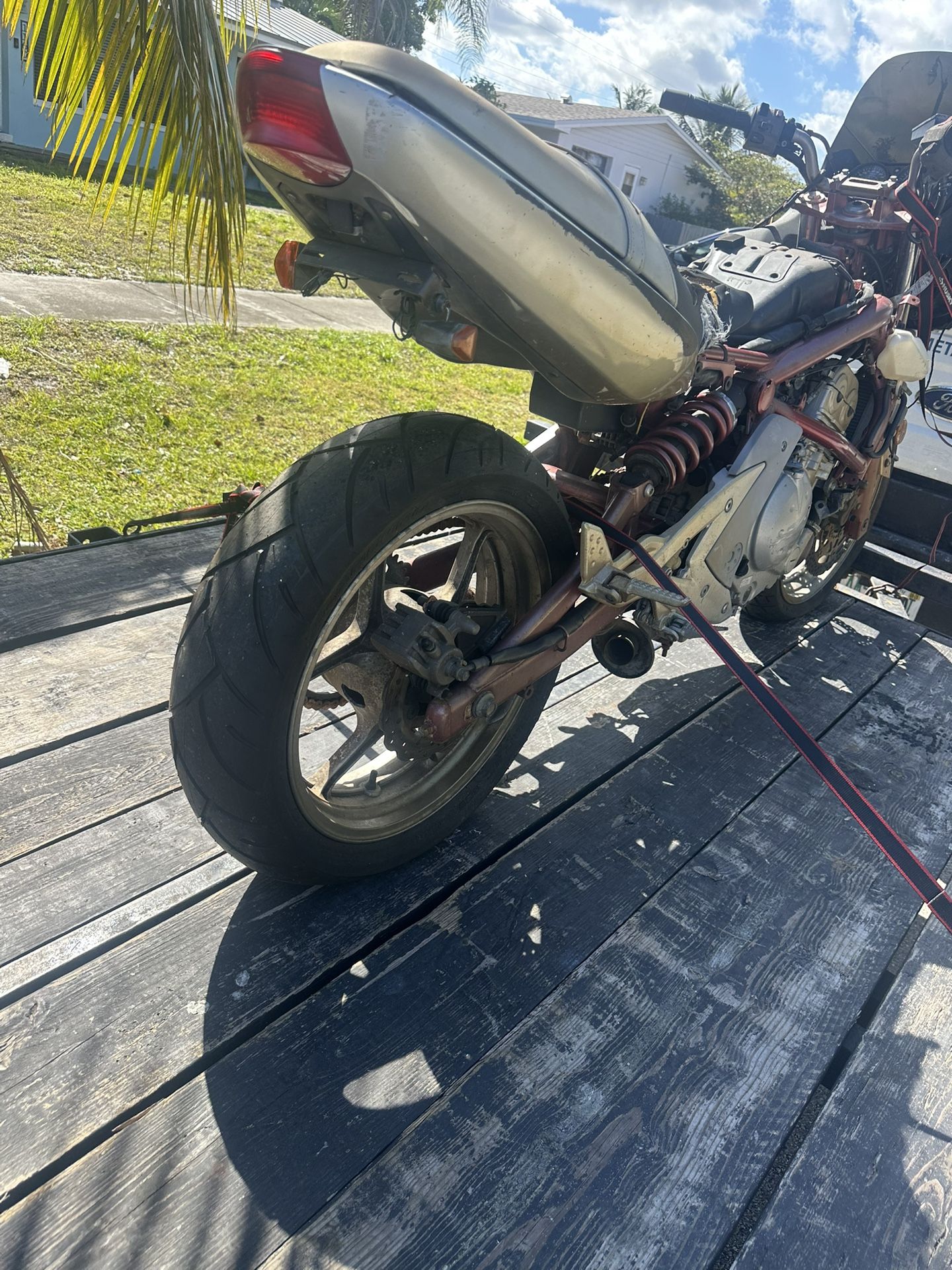 2006 Kawasaki EX650 Ninja 650R For Parts Or Will Sell Complete With A Bill Of Sale 2,000 miles