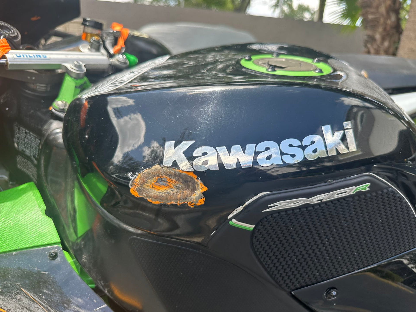 2006 Kawasaki ZX-10R ZX10 Some Damage , Needs some work, Title in hand ZX-10