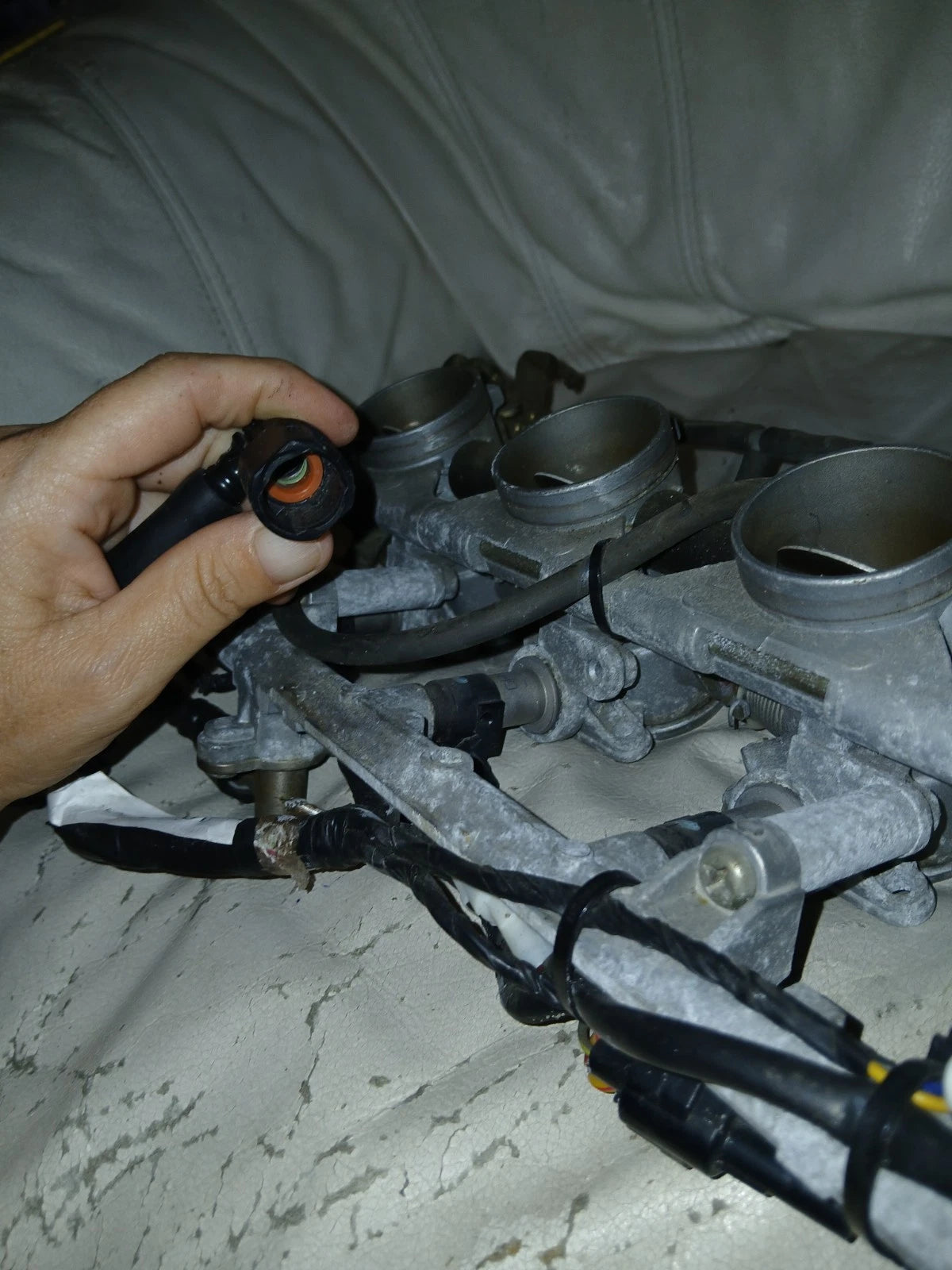 01-03 Suzuki GSXR 600 Throttle Bodies OEM Complete Set GSXR600