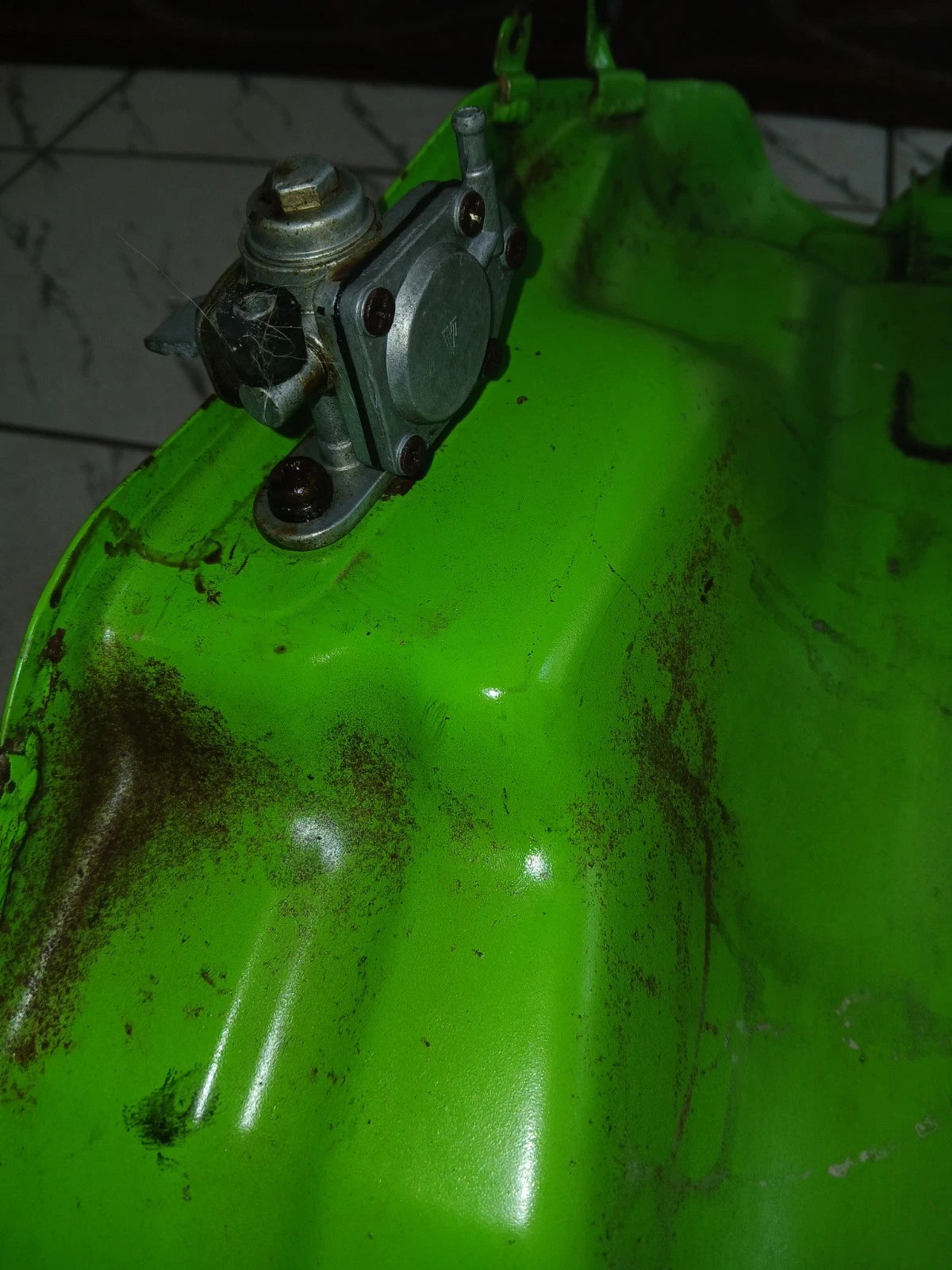 04 Kawasaki EX500 Gas Tank EX 500 Fuel Tank Petrol Cell Ninja 500 Petcock