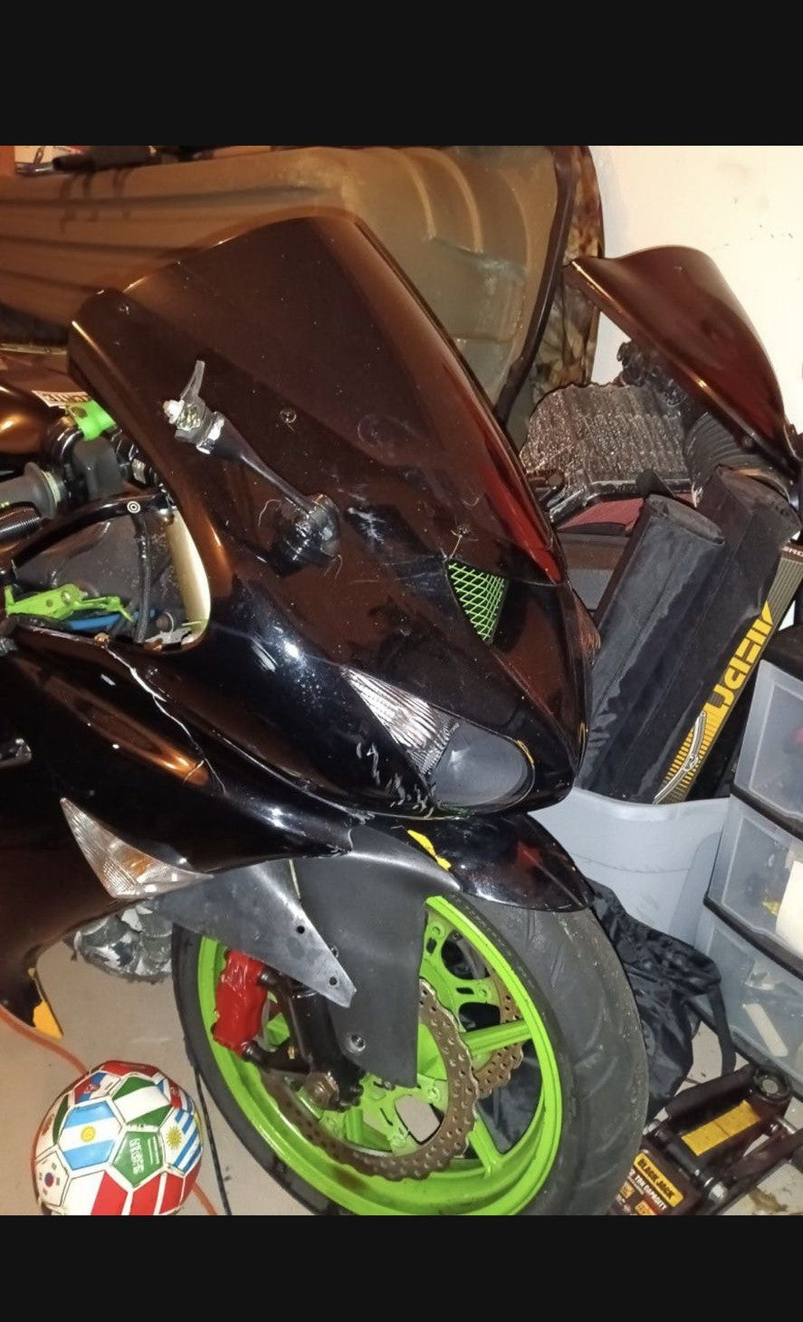 2006 Kawasaki ZX-10R ZX10 Some Damage , Needs some work, Title in hand ZX-10