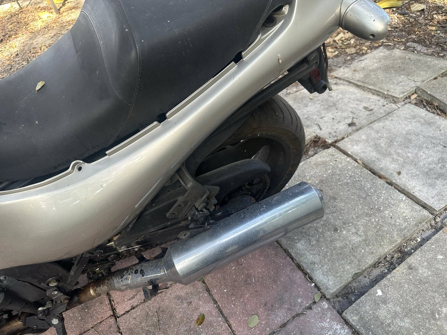 97 Triumph Trophy 900 OEM Carburetors Carbs - Parting Out Complete Bike