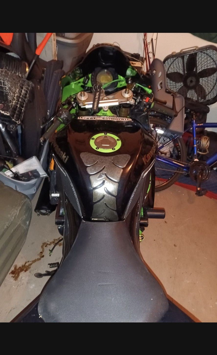2006 Kawasaki ZX-10R ZX10 Some Damage , Needs some work, Title in hand ZX-10