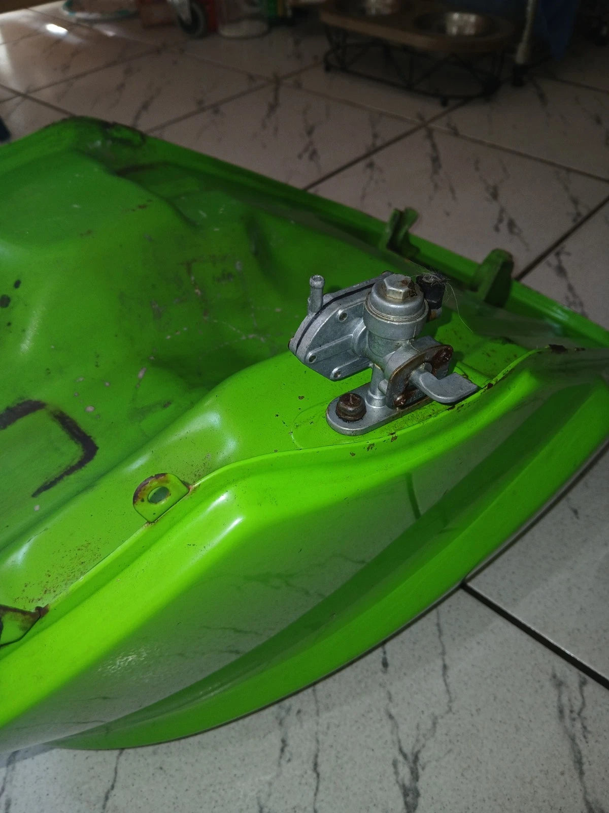 04 Kawasaki EX500 Gas Tank EX 500 Fuel Tank Petrol Cell Ninja 500 Petcock