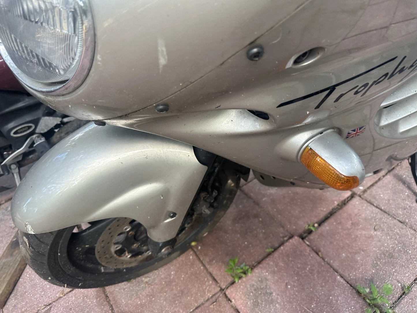 97 Triumph Trophy 900 OEM Carburetors Carbs - Parting Out Complete Bike