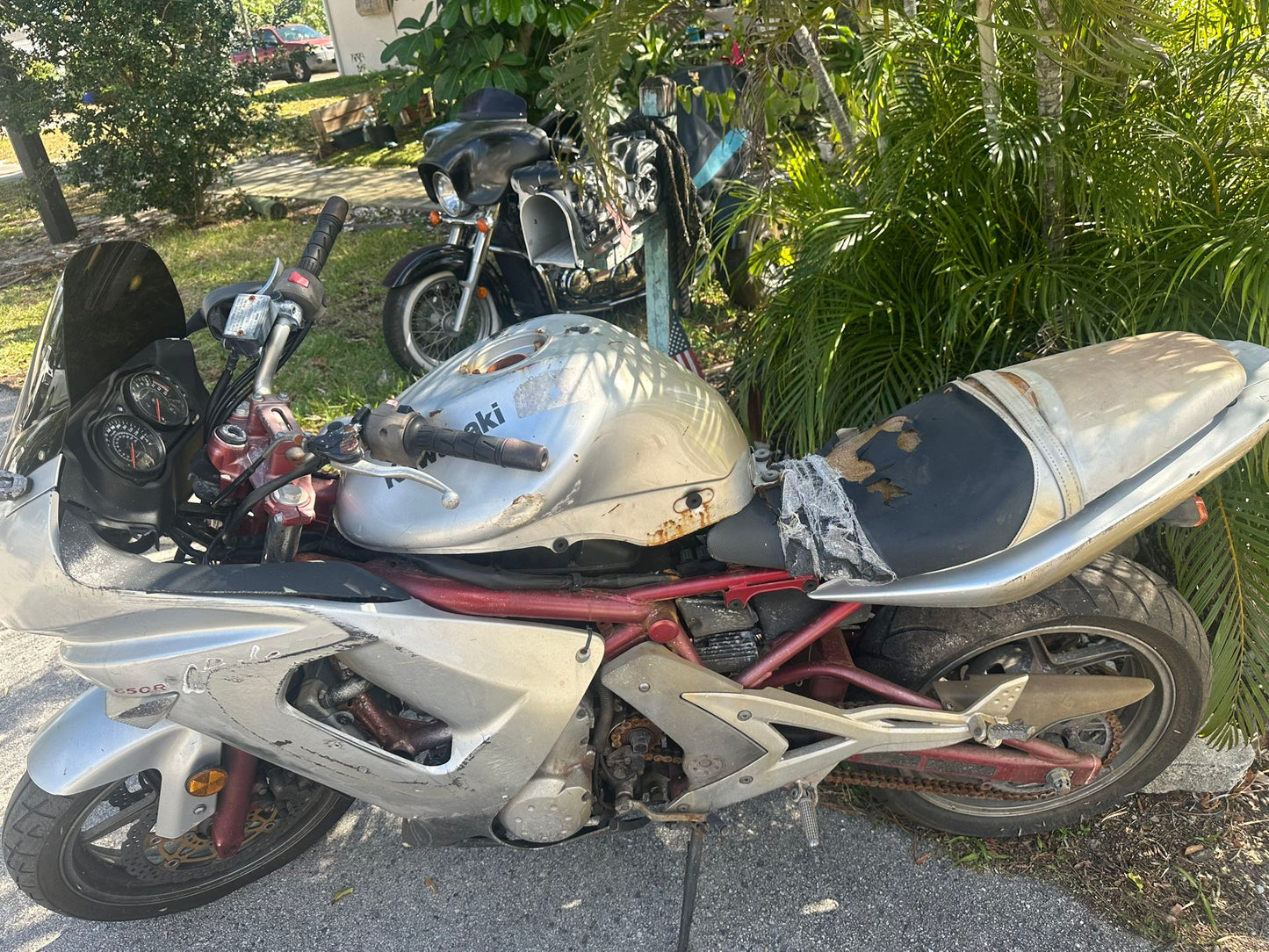 2006 Kawasaki EX650 Ninja 650R For Parts Or Will Sell Complete With A Bill Of Sale 2,000 miles