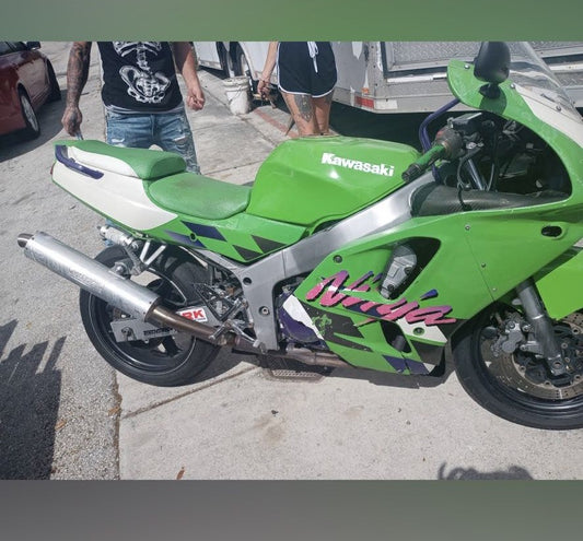 99 Kawasaki ZX-6 ZX6 Ninja 600 All Original Plastic Miles Unknown