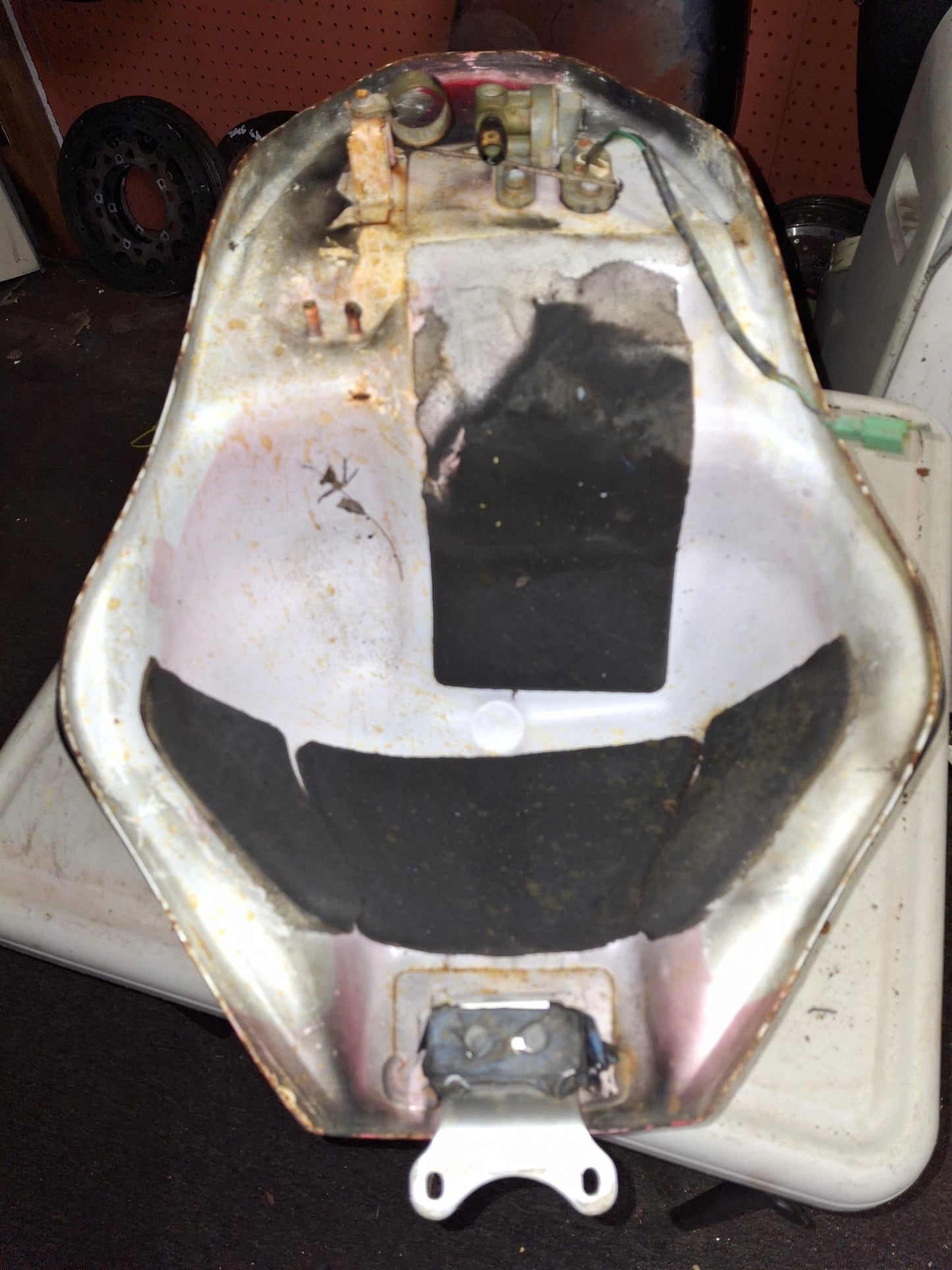 99-02 Yamaha YZF R6 Gas Tank Fuel Petrol Cell OEM