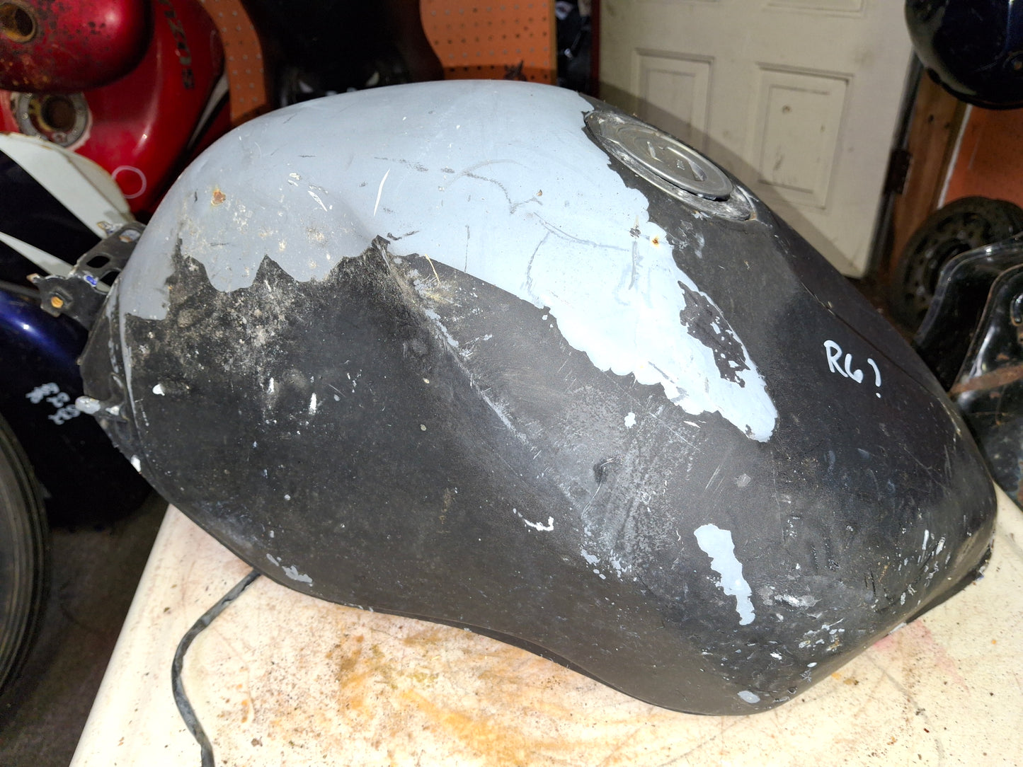 99-02 Yamaha YZF R6 Gas Tank Fuel Petrol Cell OEM