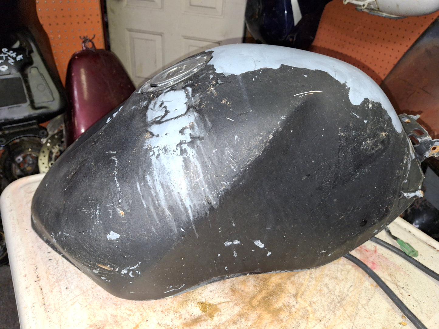 99-02 Yamaha YZF R6 Gas Tank Fuel Petrol Cell OEM