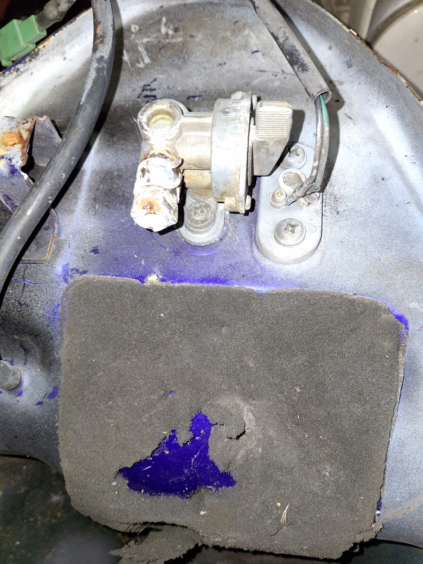 99-02 Yamaha YZF R6 Gas Tank Fuel Petrol Cell OEM