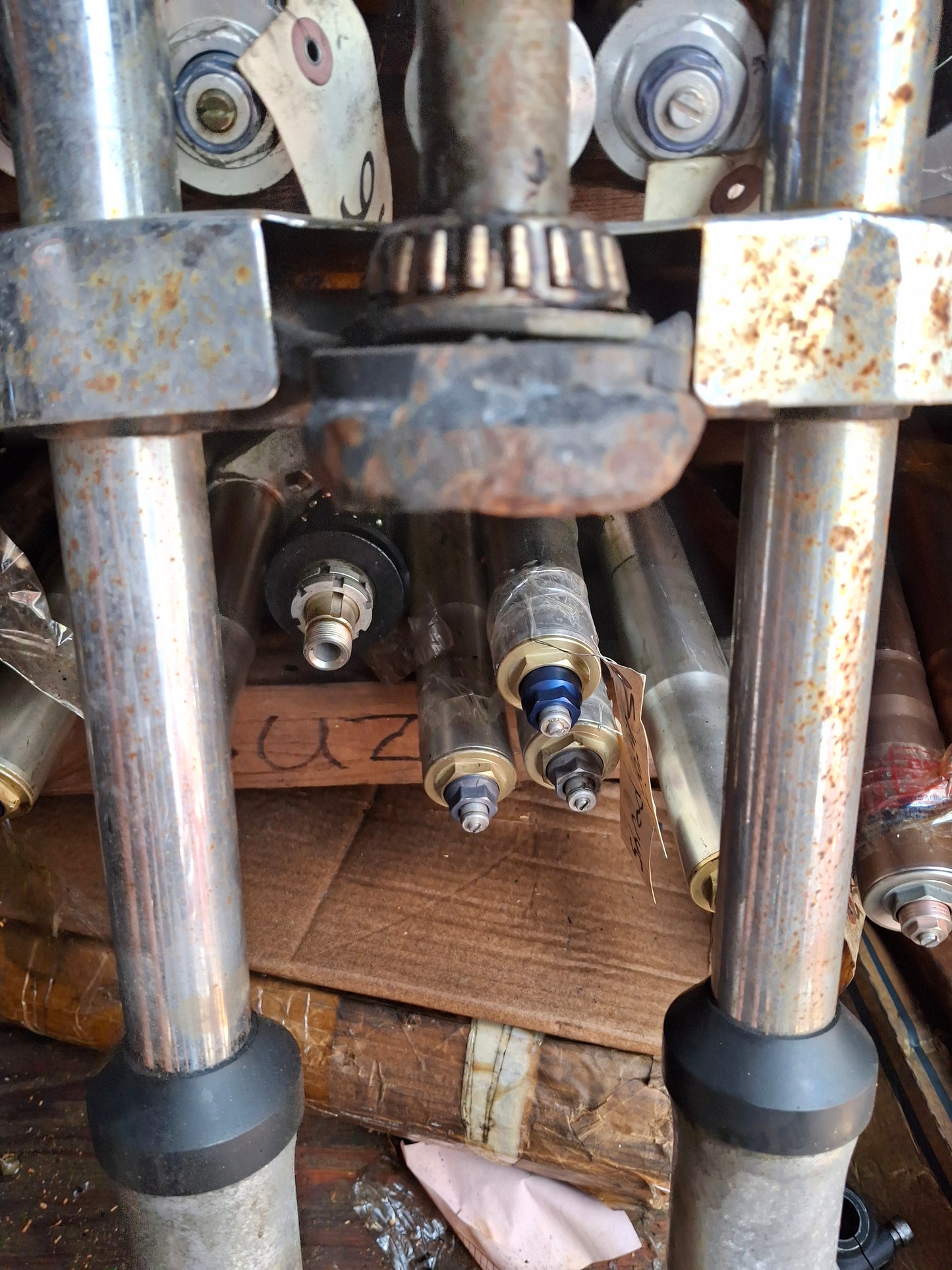 82 Harley Davidson Sportster Forks Sporty Front End Triple Tree XL 883 1200 Axle