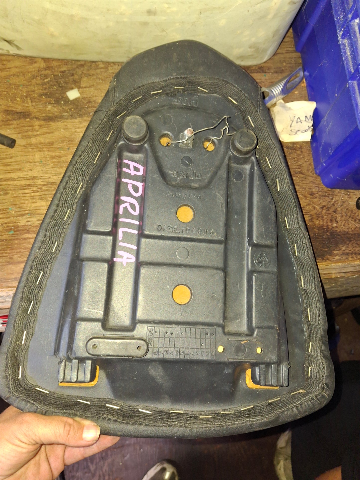 OEM Aprilia RSV 1000 Rear Seat Passenger Pad Pillion RSV1000 DISE 101919 FREE SHIPPING