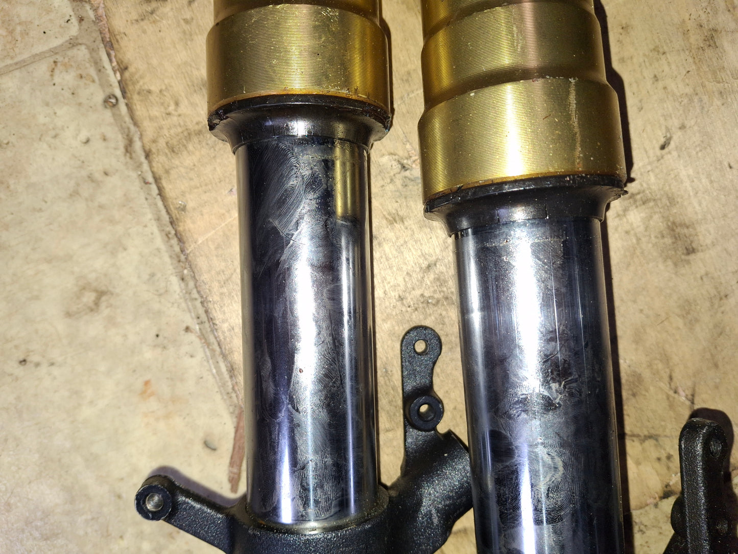 04 05 Suzuki GSXR 600 750 Front Forks Suspension Front End S3651