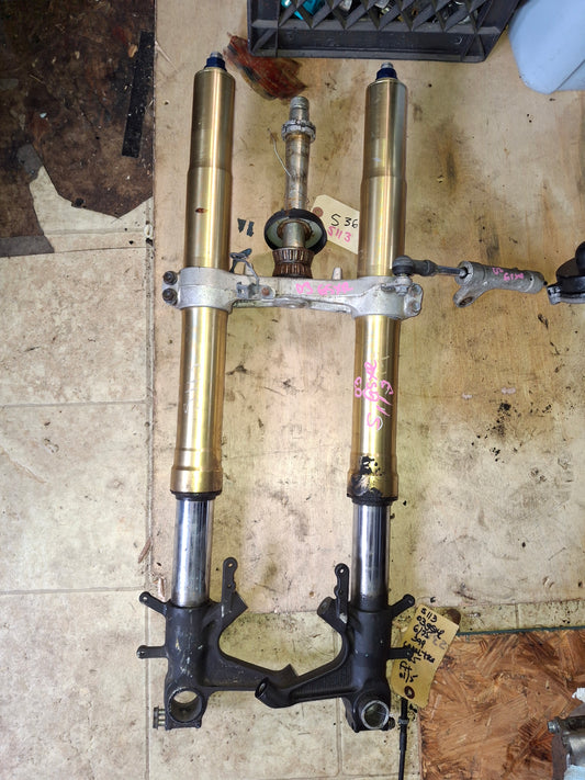 04 05 Suzuki GSXR 600 750 Front Forks Shocks Steering Damper Lower Tree S3651