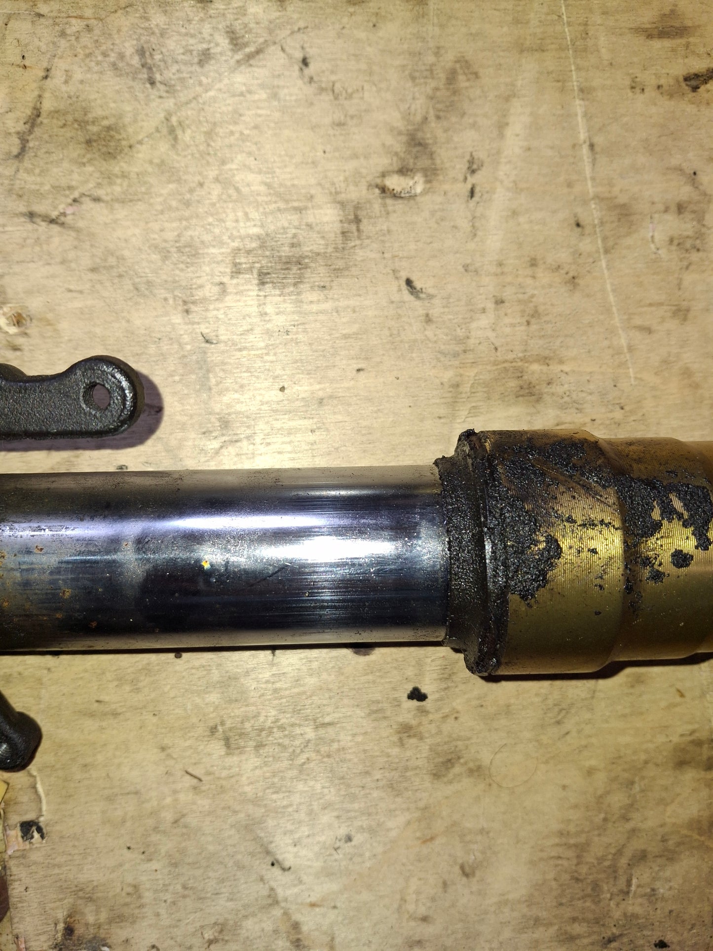 04 05 Suzuki GSXR 600 750 Front Forks Shocks Steering Damper Lower Tree S3651
