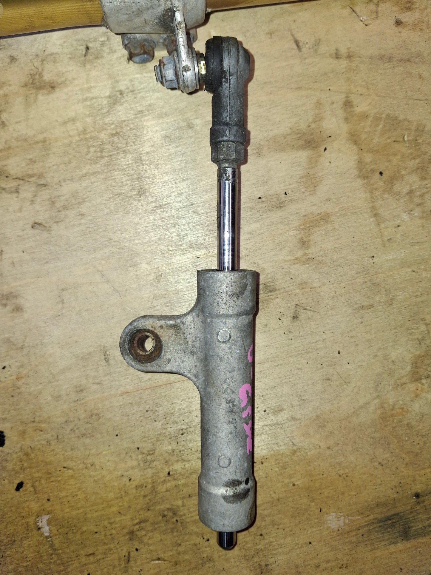 04 05 Suzuki GSXR 600 750 Front Forks Shocks Steering Damper Lower Tree S3651