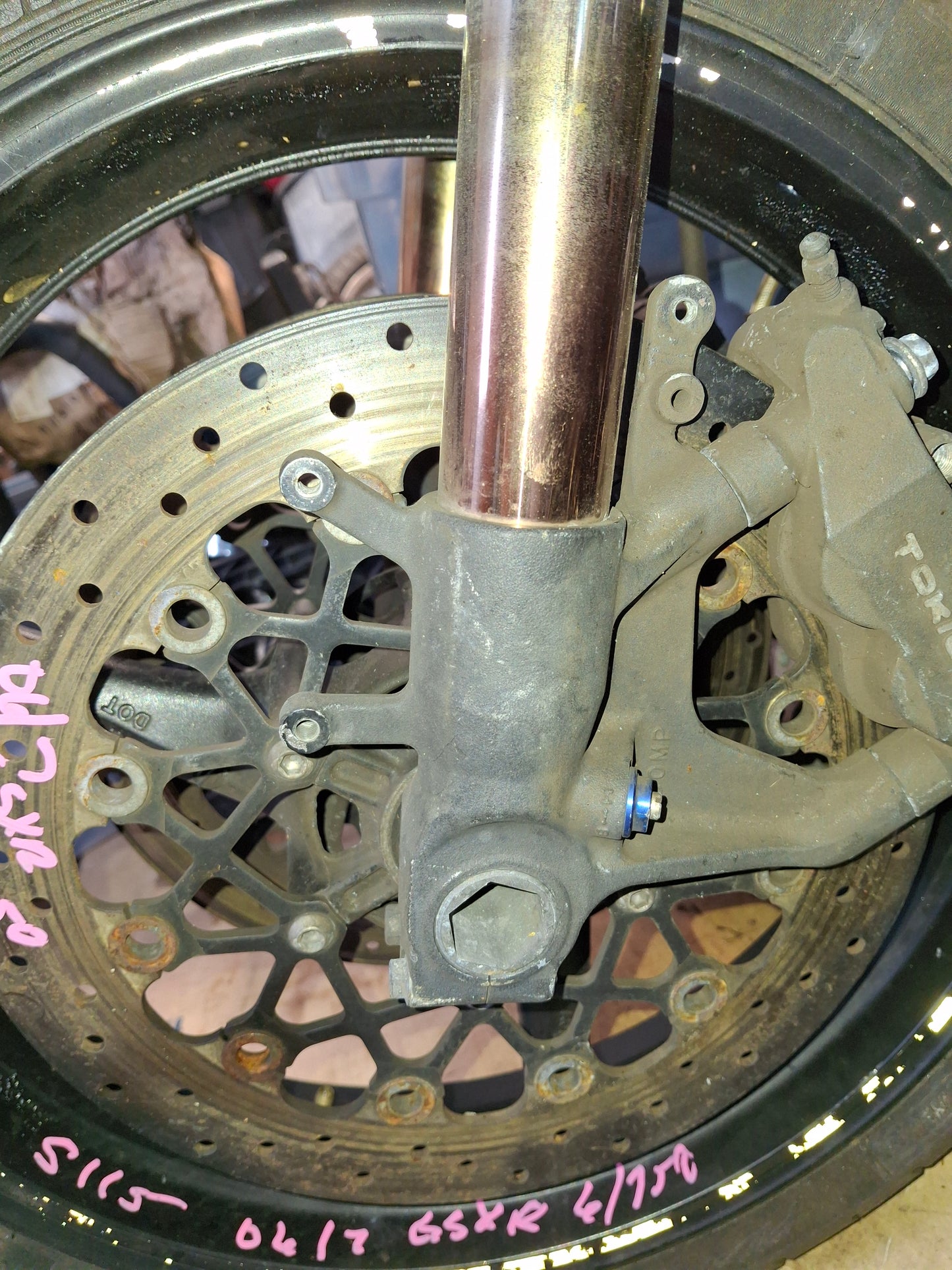 06 07 Suzuki GSXR 600 750 Front Forks Front Rim Caliper Damper Lower Tree S3751
