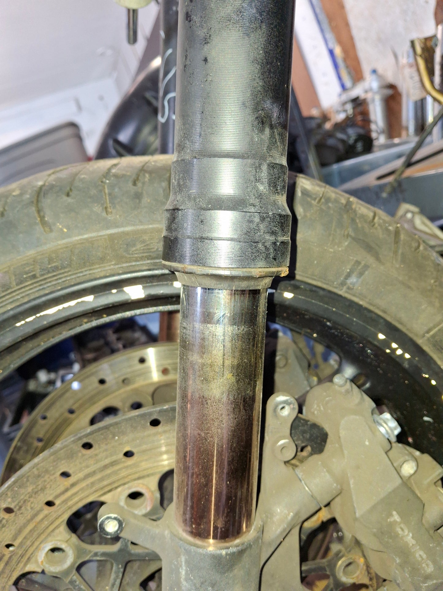 06 07 Suzuki GSXR 600 750 Front Forks Front Rim Caliper Damper Lower Tree S3751