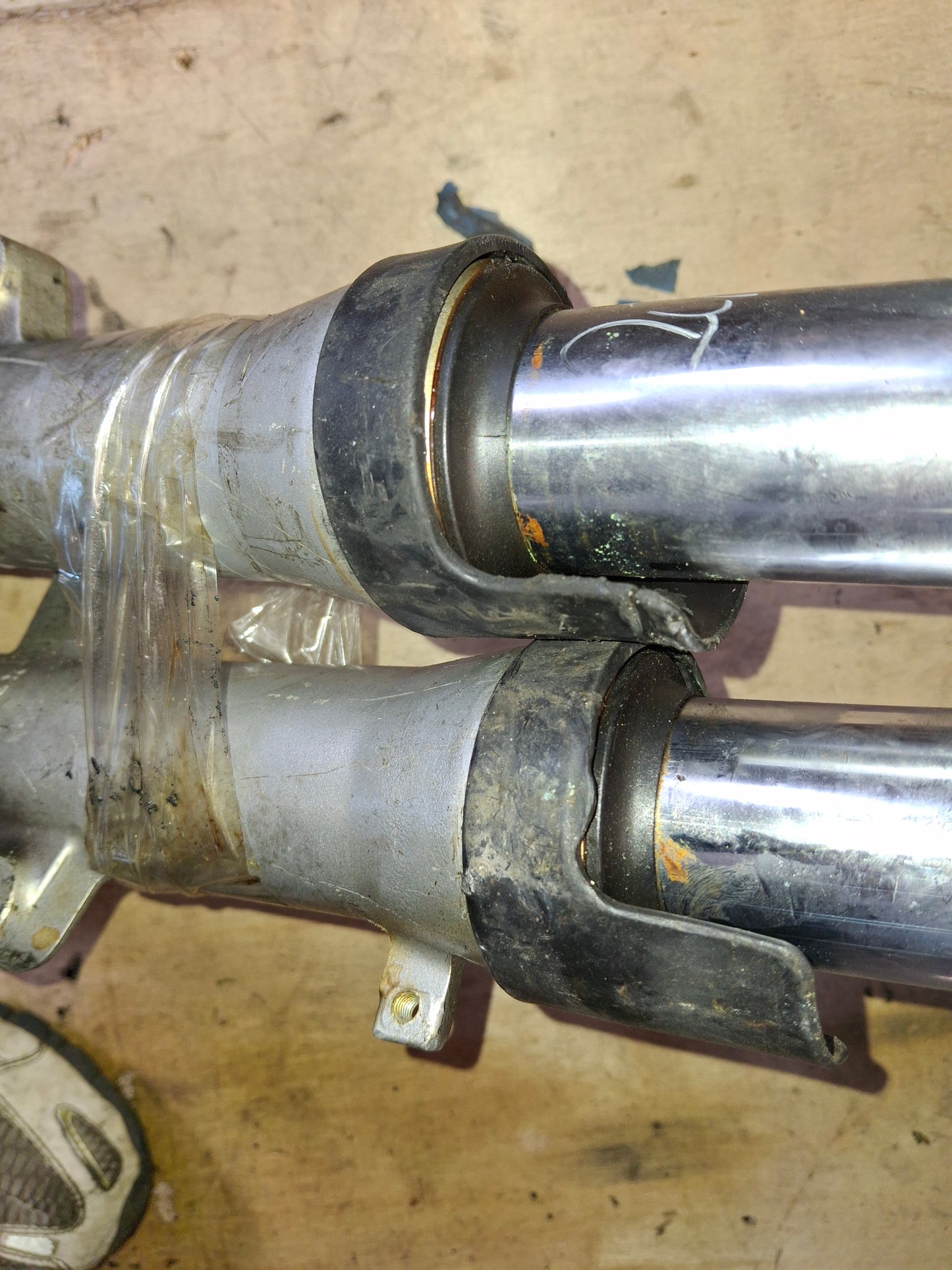 03-05 Suzuki SV1000 SV 1000 Forks Front End Suspension Shocks Bent For Parts