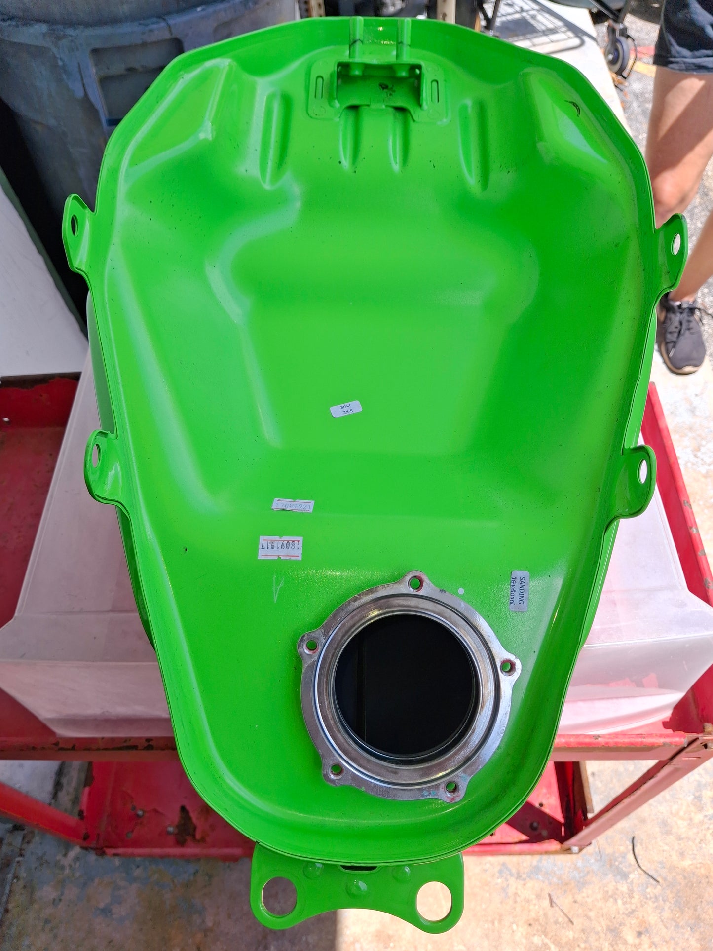 18-23 Kawasaki Ninja 400 EX400 Gas Tank Fuel Petrol Dealer Take Off Beautiful