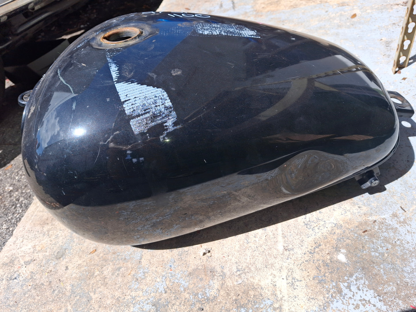 97 Honda Shadow 1100 Gas Tank w Petcock VT1100C Fuel Petrol Cell