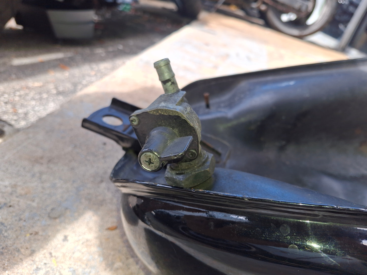 97 Honda Shadow 1100 Gas Tank w Petcock VT1100C Fuel Petrol Cell