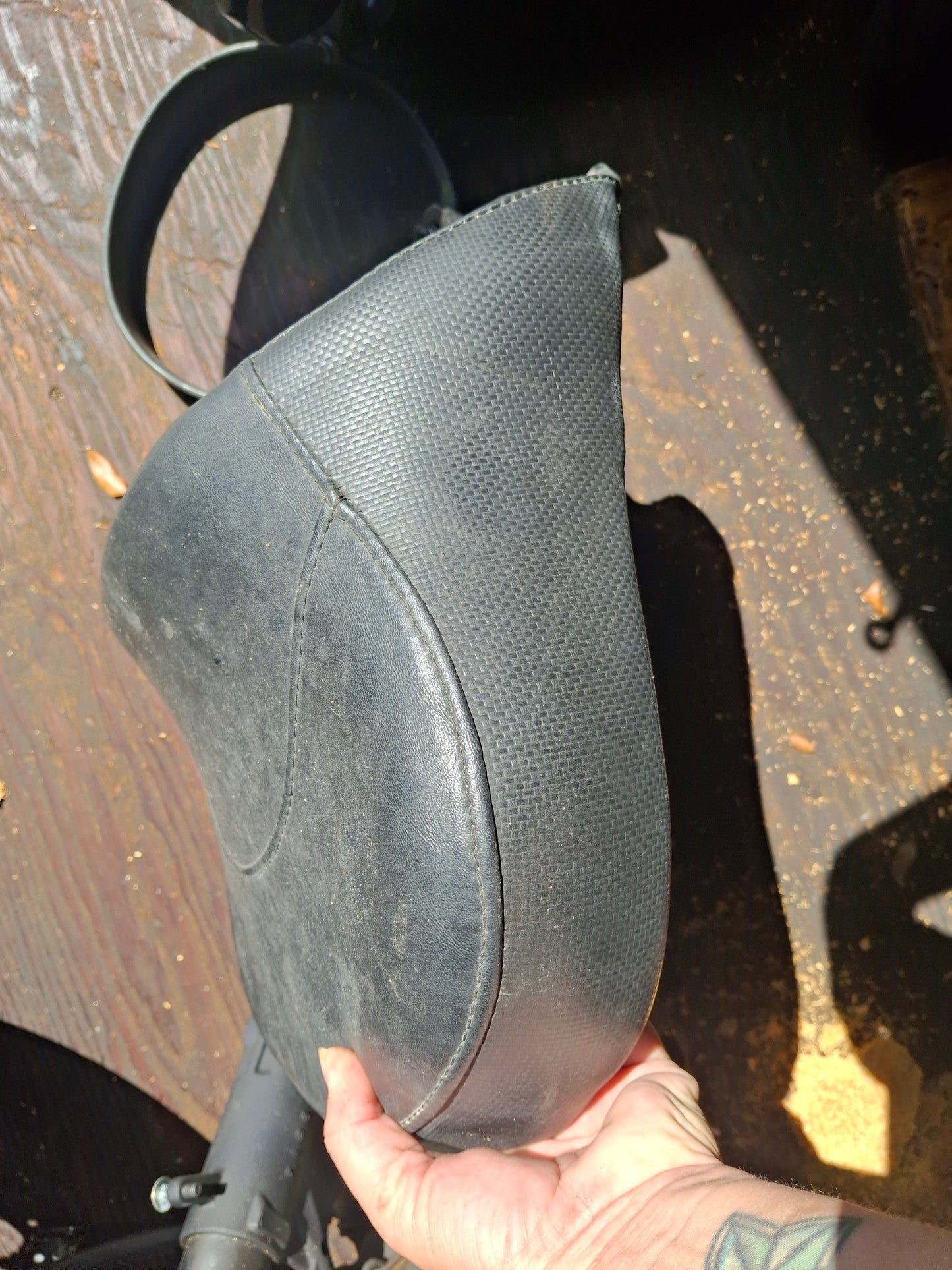 03 Harley Davidson V-Rod Seat VRod Rear Seat Back Pad Pillion VRSC OEM - Free Shipping