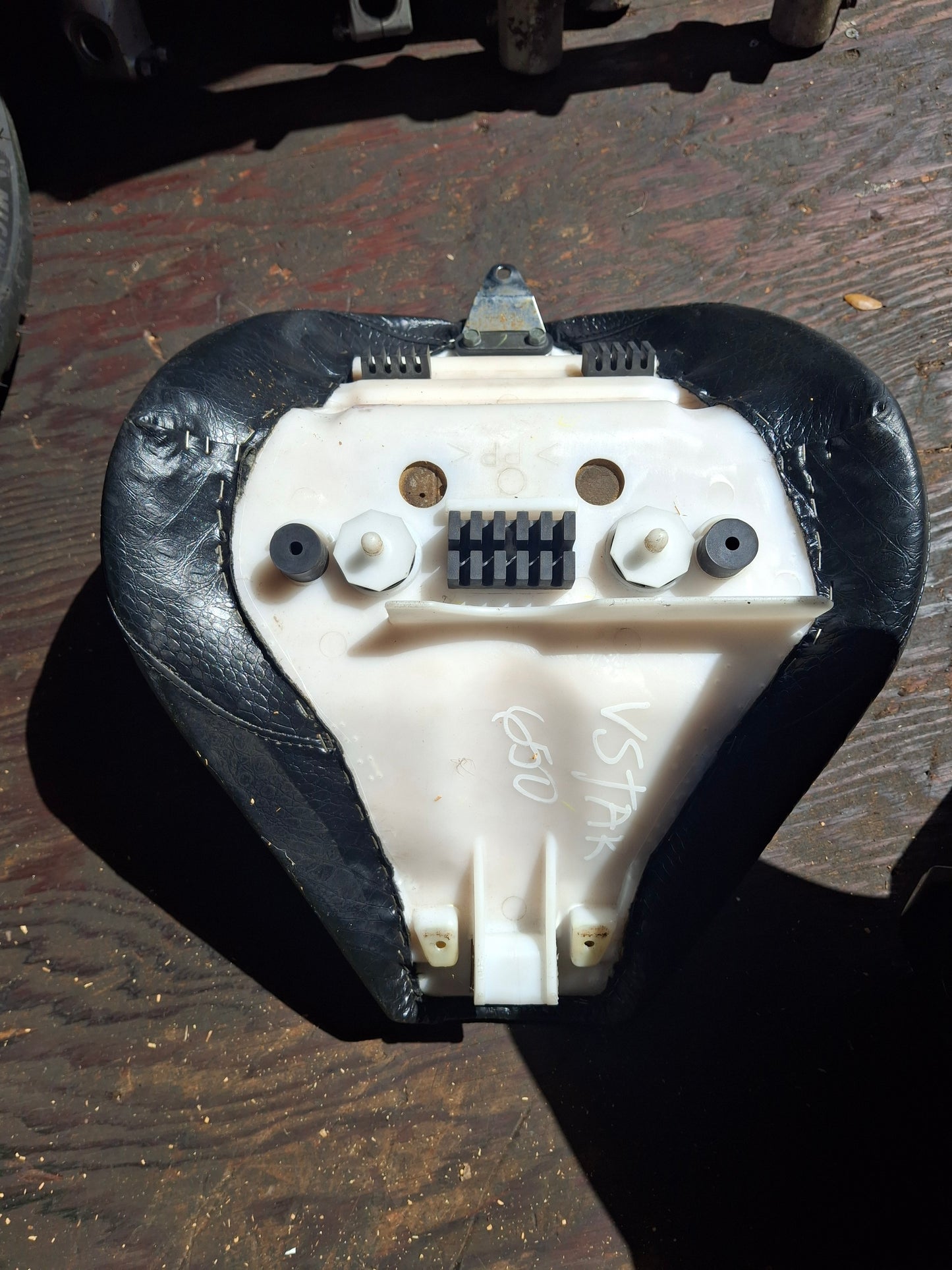 Yamaha V-Star 650 Front Seat VStar Driver Rider Seat Pillion 5BN-00 XVS650 XVS