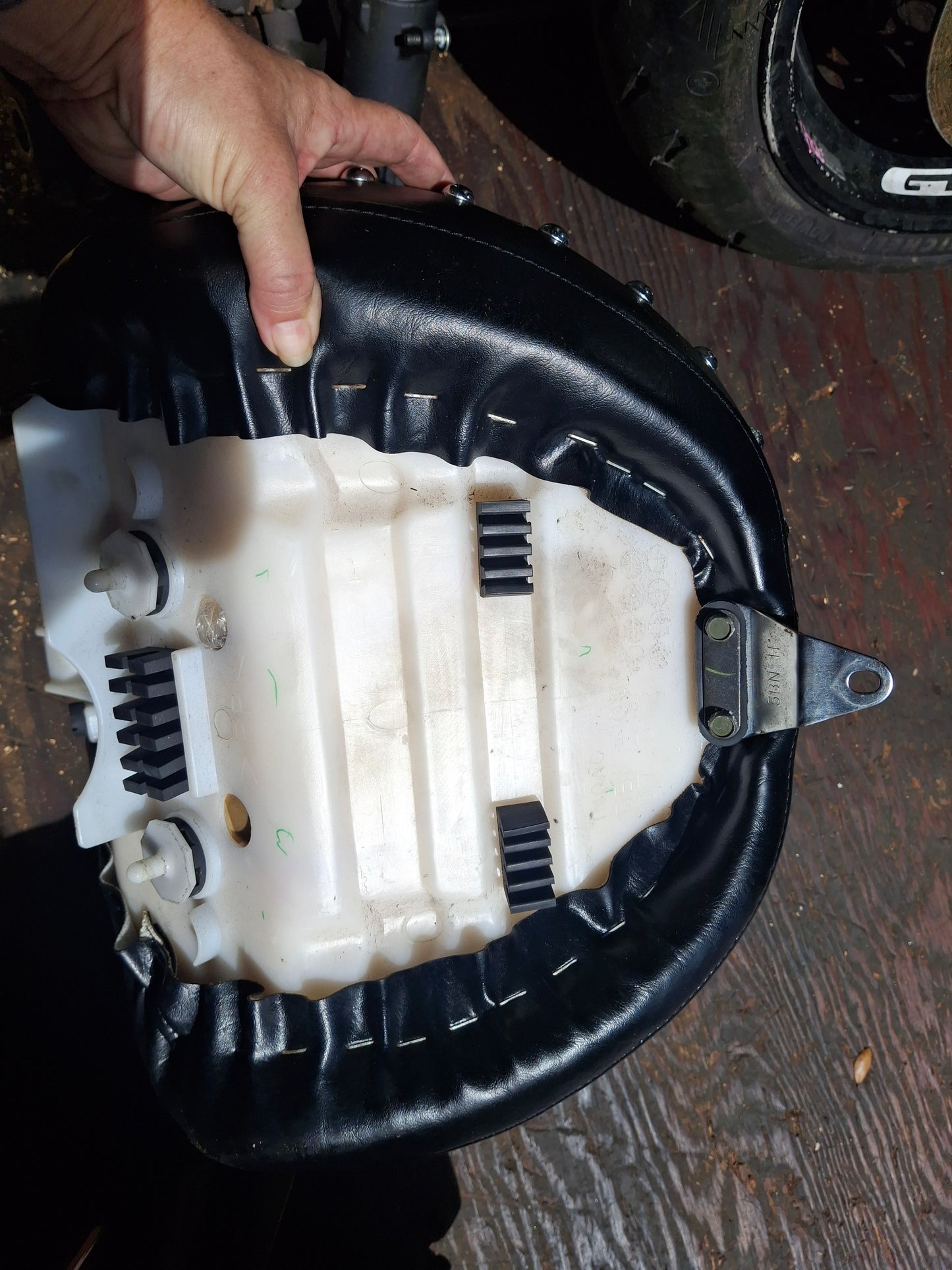 Yamaha V-Star 650 Front & Rear Seat Seats Sissy bar back Rest VStar XVS650 XVS