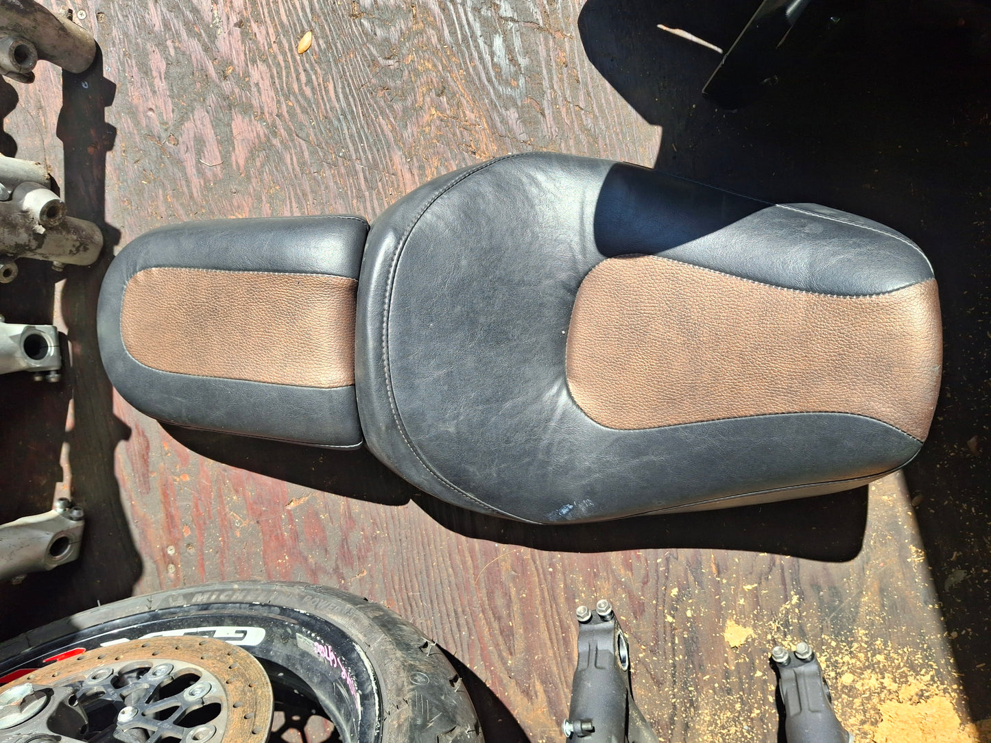 Harley Davidson Dyna Low Rider Seat OEM 105th Anniversary Front Rear Pad Pillion