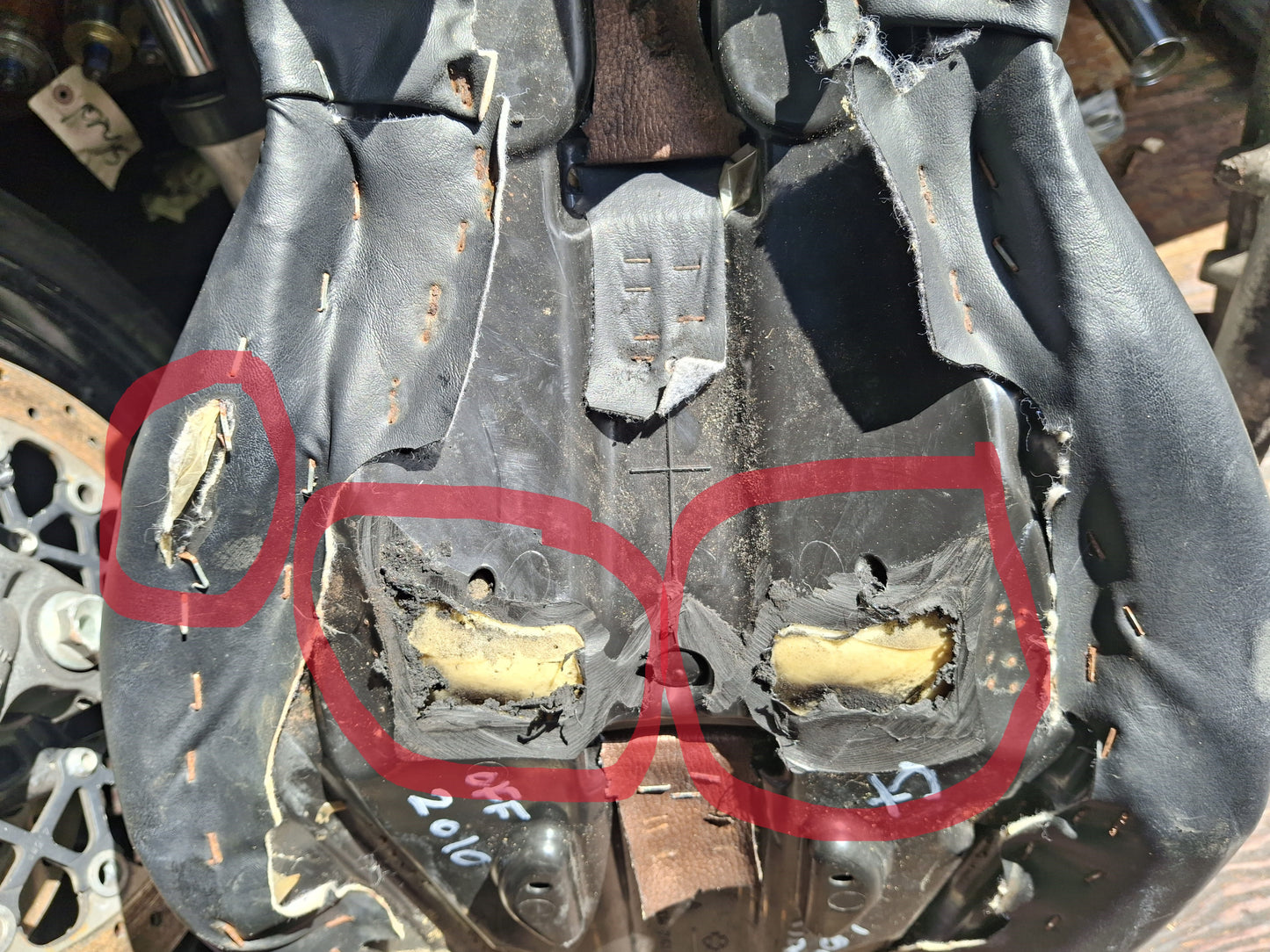 Harley Davidson Dyna Low Rider Seat OEM 105th Anniversary Front Rear Pad Pillion