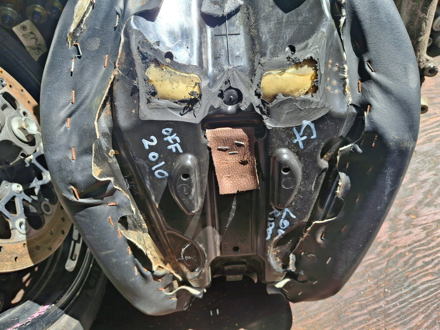 Harley Davidson Dyna Low Rider Seat OEM 105th Anniversary Front Rear Pad Pillion