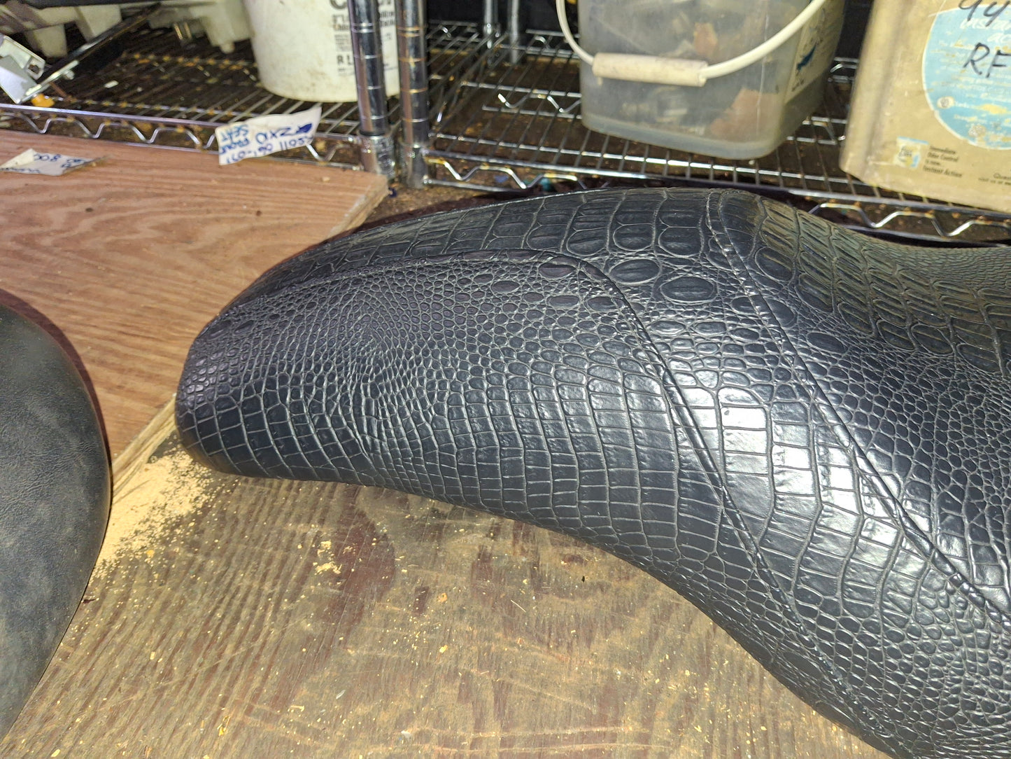 1997-2007 Harley Road King & Street Glide Seat Gunfighter Type Gator Mustang - Free Shipping