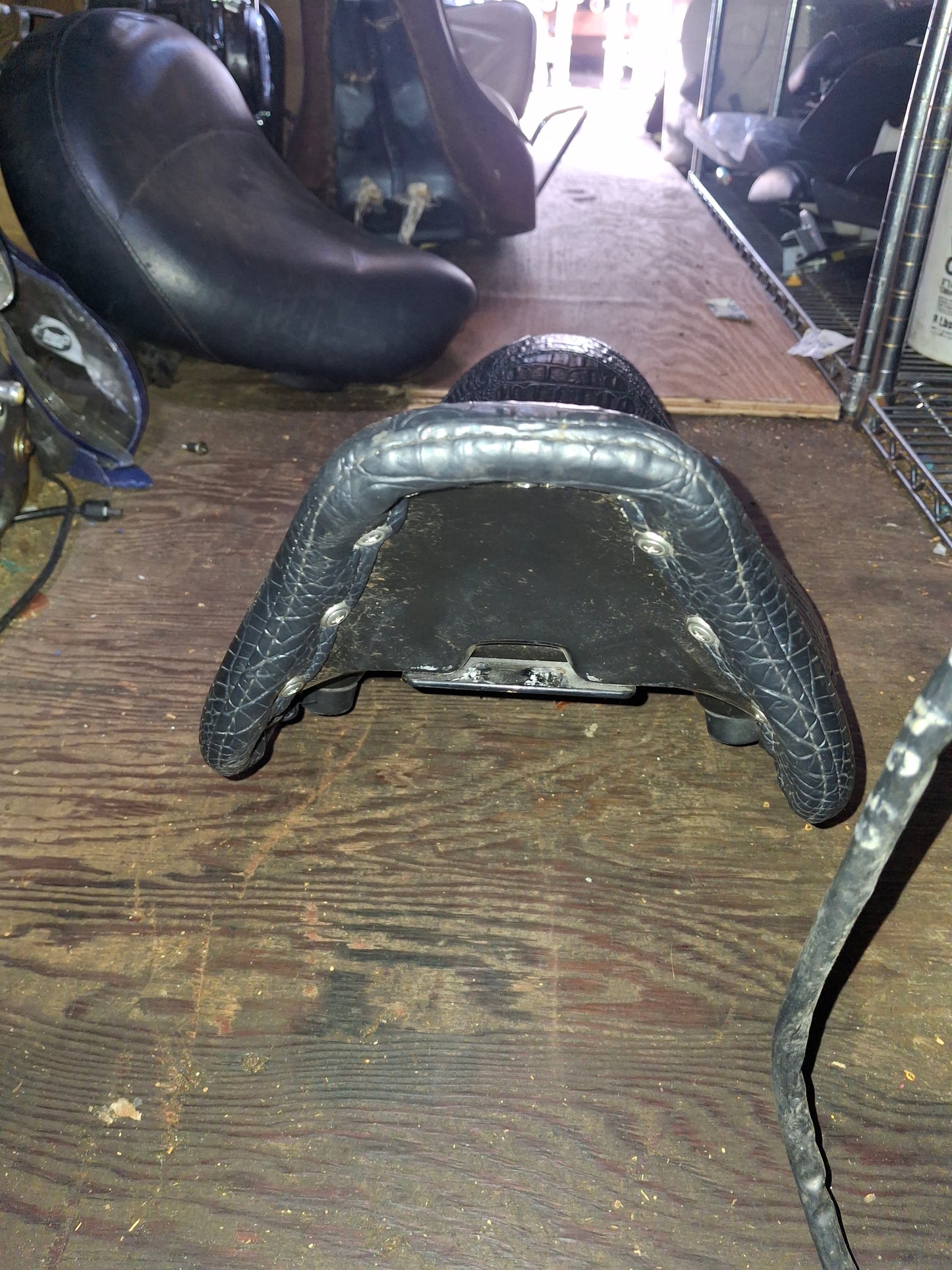 1997-2007 Harley Road King & Street Glide Seat Gunfighter Type Gator Mustang - Free Shipping