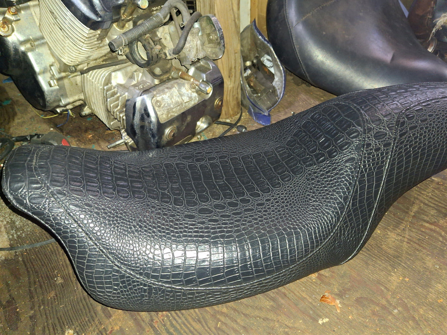 1997-2007 Harley Road King & Street Glide Seat Gunfighter Type Gator Mustang - Free Shipping