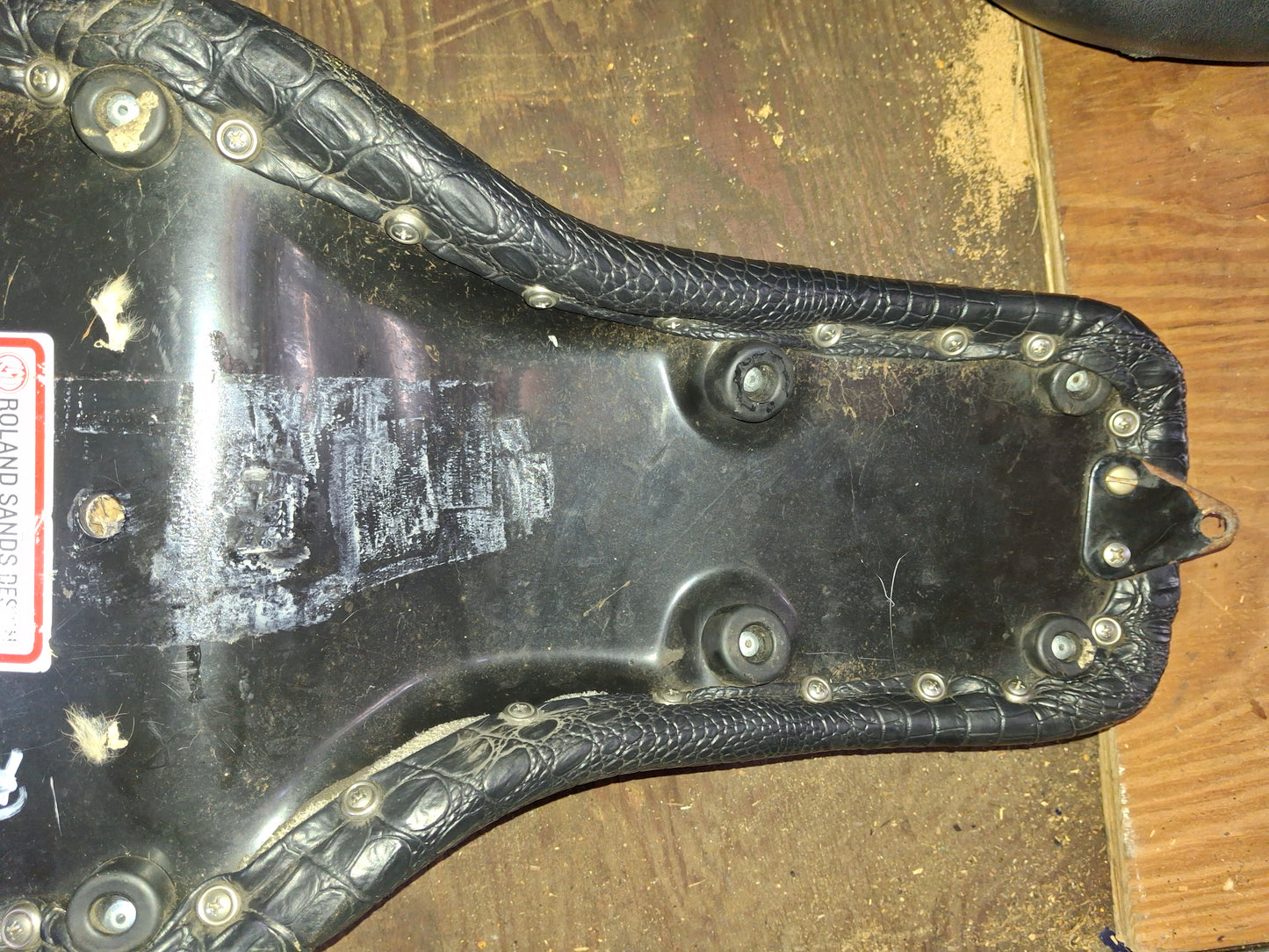 1997-2007 Harley Road King & Street Glide Seat Gunfighter Type Gator Mustang - Free Shipping