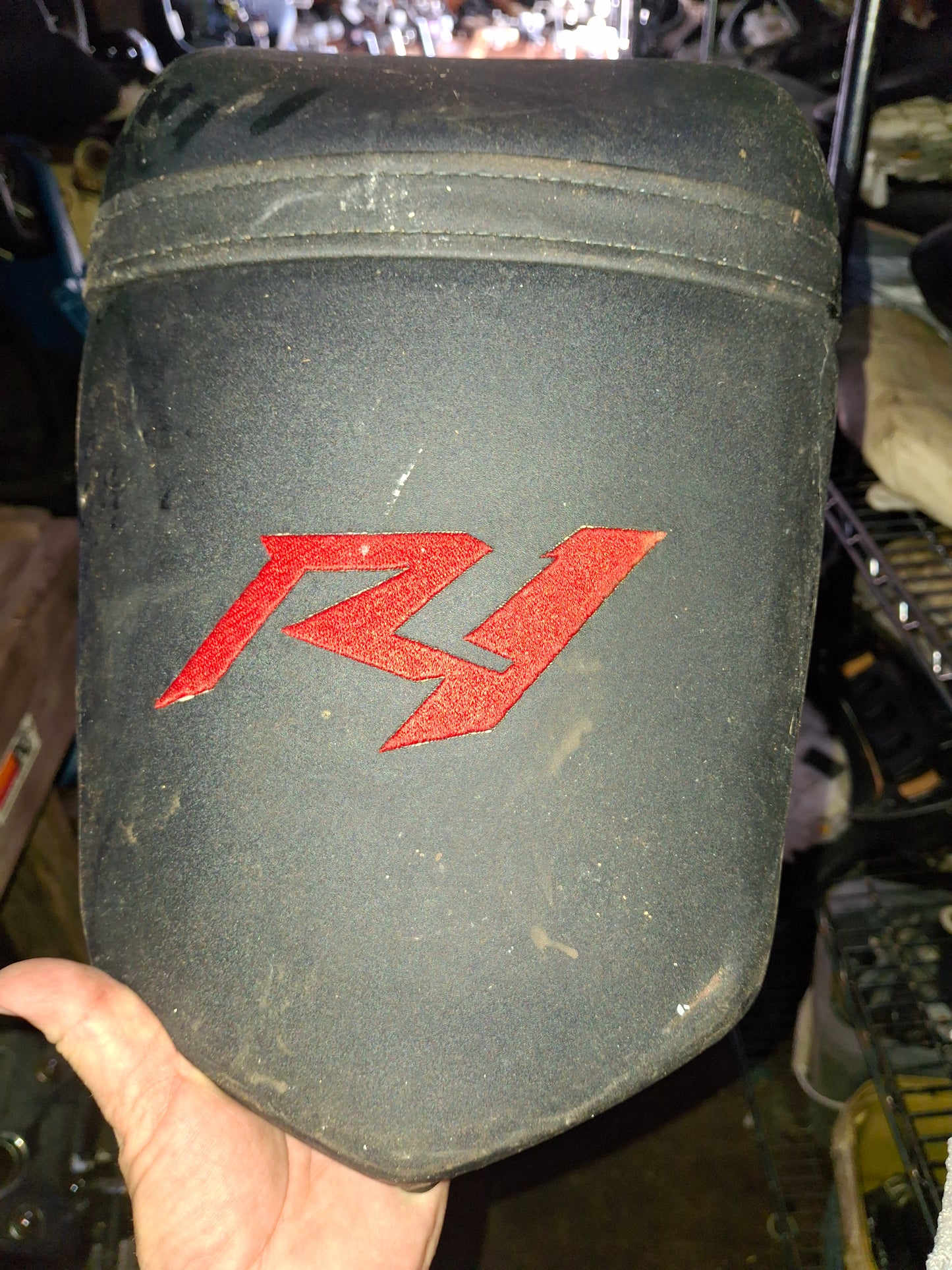 04-06 Yamaha R1 Rear Seat Passenger Pad OEM Y5VY