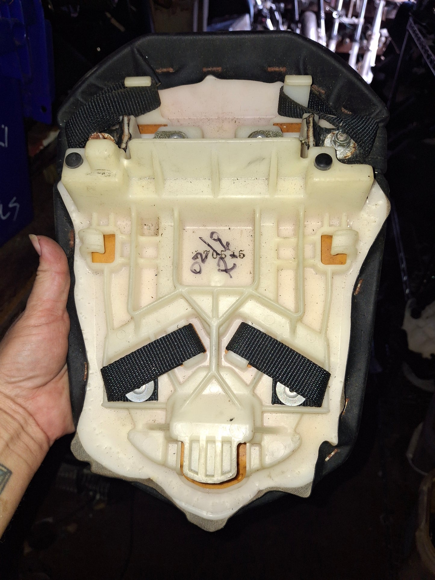 04-06 Yamaha R1 Rear Seat Passenger Pad OEM Y5VY