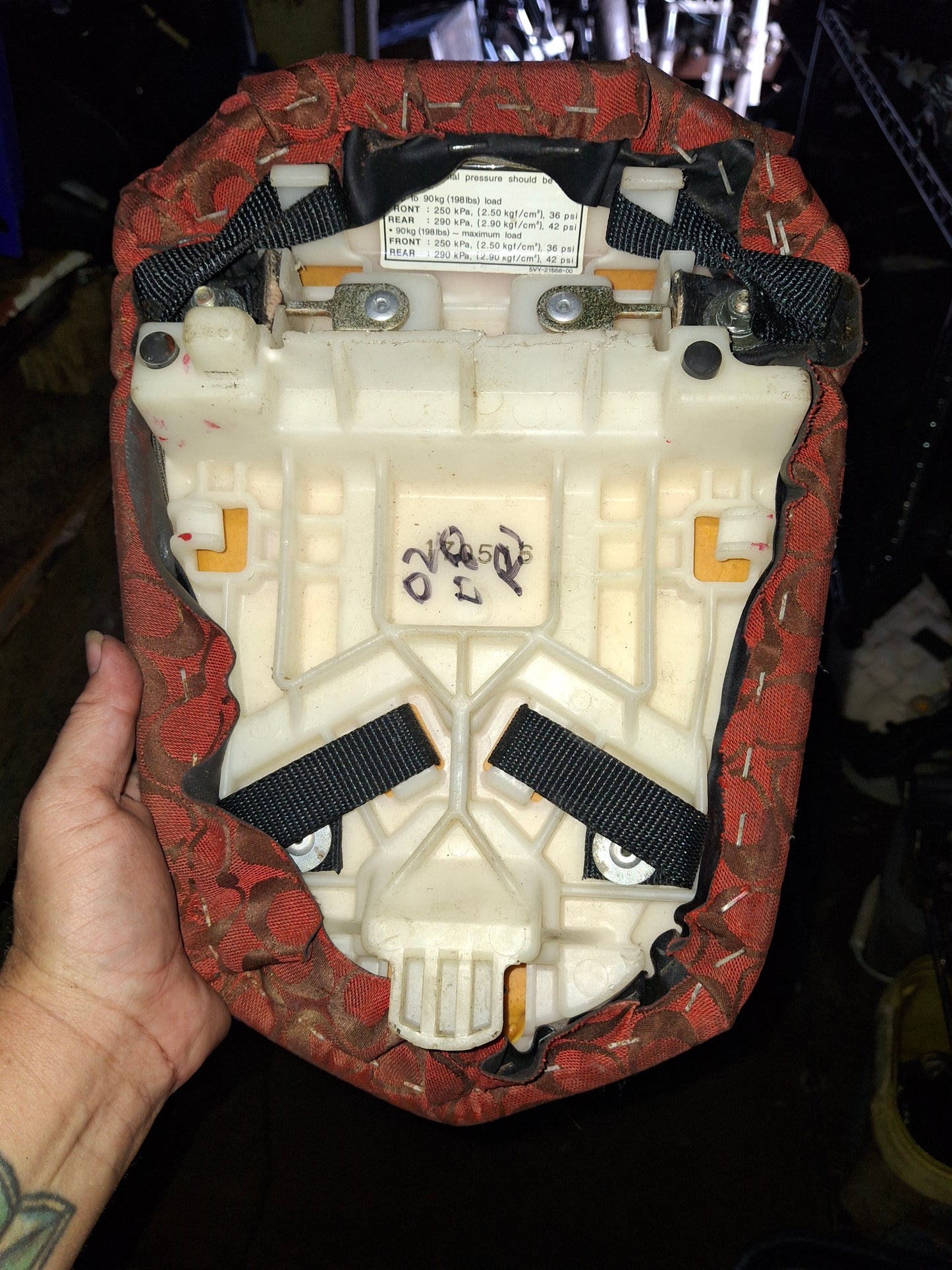 04-06 Yamaha R1 Rear Seat Passenger Pad OEM Y5VY recovered