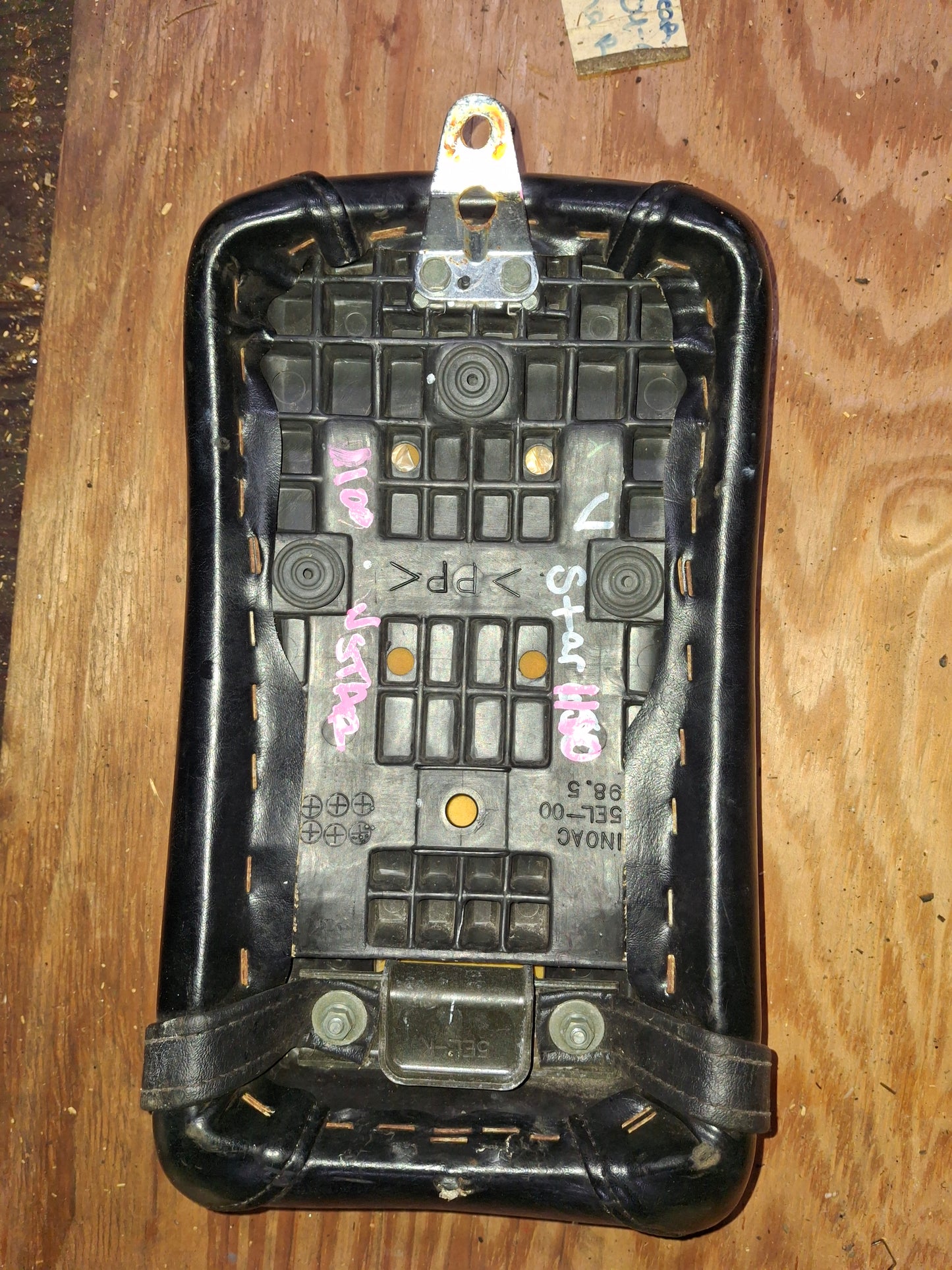 Yamaha V-Star 1100 Rear Seat Back Passenger Pad Pillion Vstar XVS1100 XVS Custom