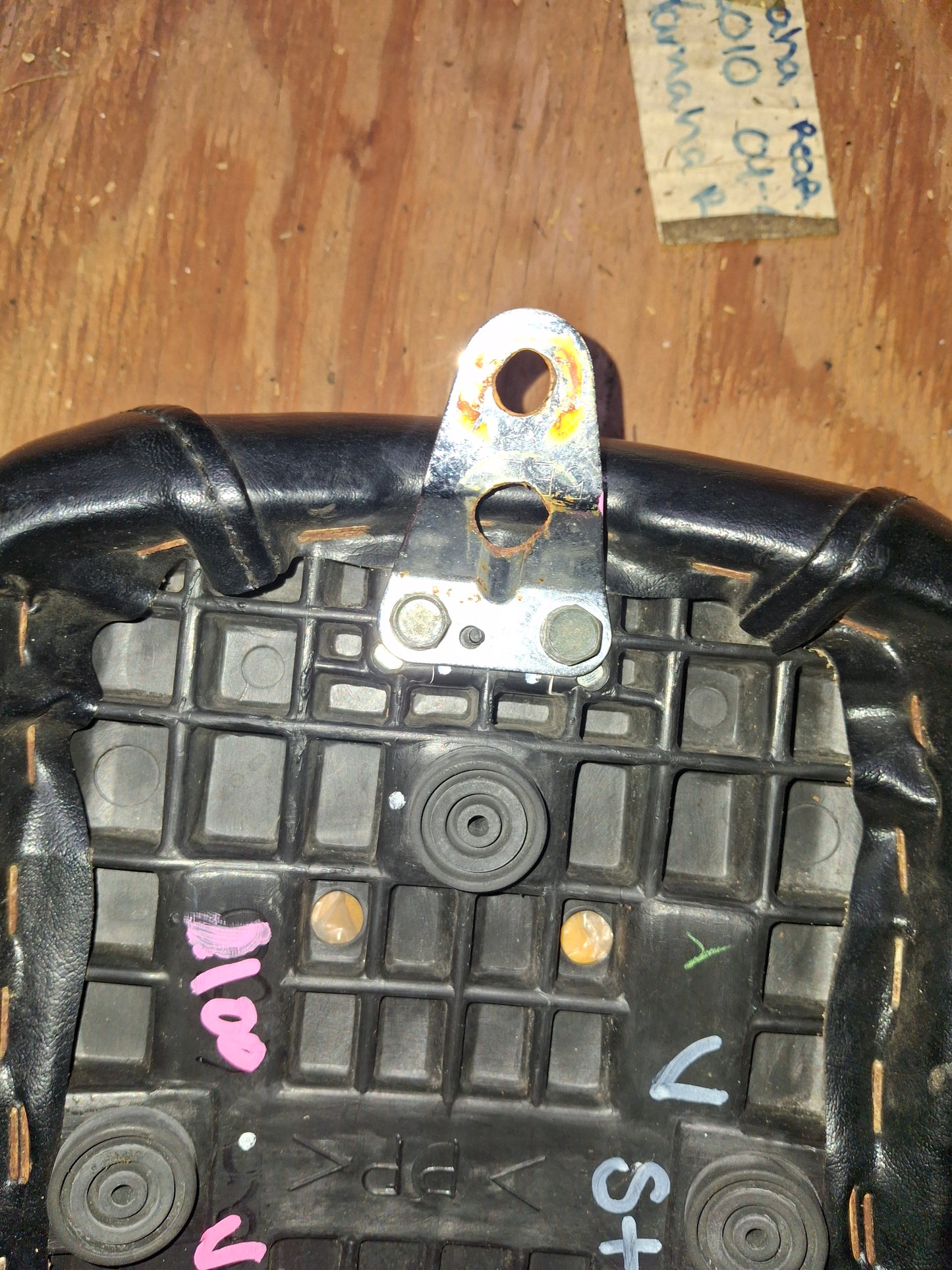 Yamaha V-Star 1100 Rear Seat Back Passenger Pad Pillion Vstar XVS1100 XVS Custom