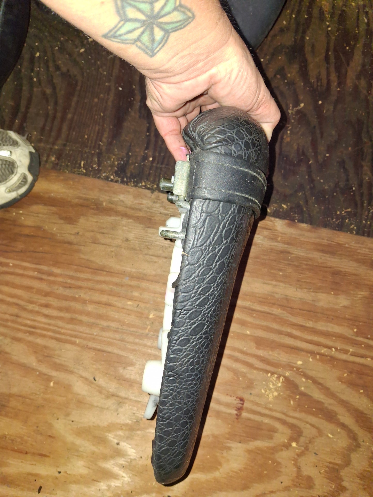 05 06 Suzuki GSXR 1000 Rear Seat Back Passenger Pad Pillion K5 K6 GSXR1000