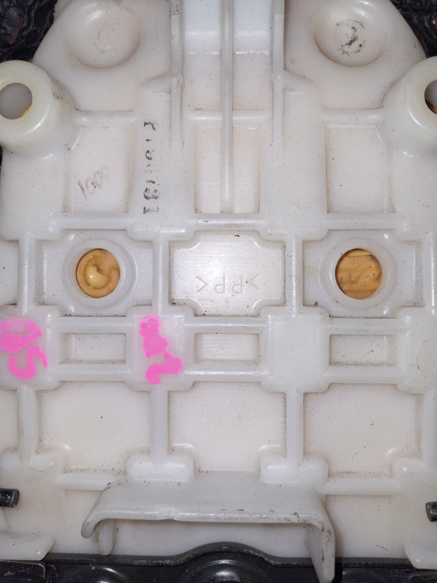 05 06 Suzuki GSXR 1000 Rear Seat Back Passenger Pad Pillion K5 K6 GSXR1000