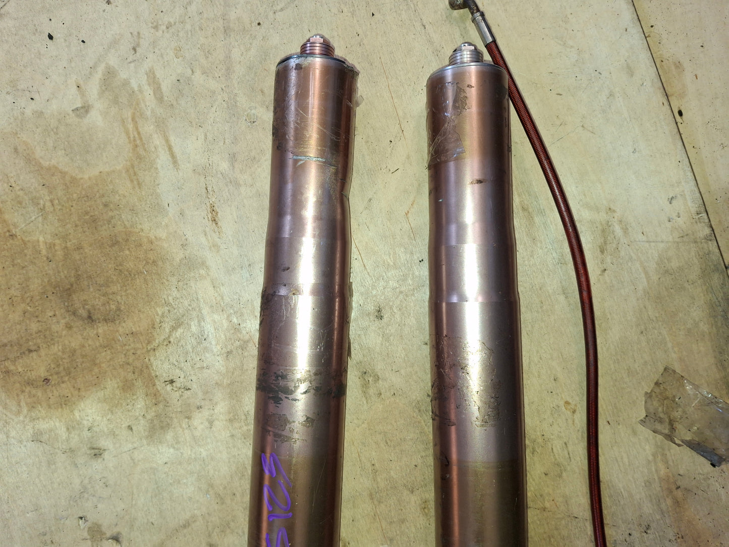 05 06 Suzuki GSXR 1000 Forks Front End Suspension For K5 K6 GSXR1000 1 Caliper