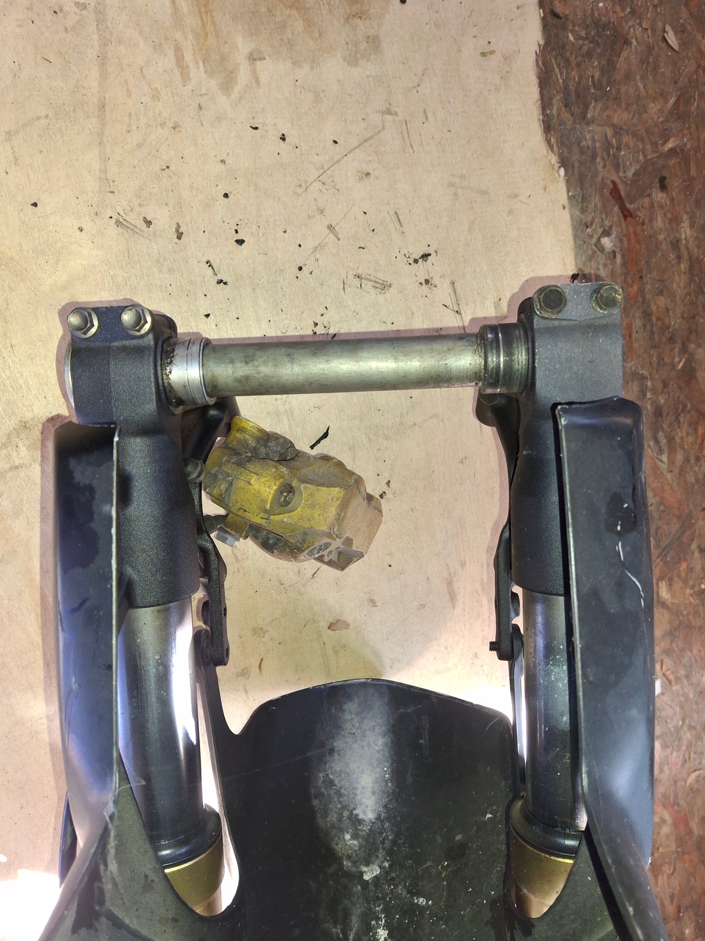 SOLD SOLD 04 05 Suzuki GSXR 600 750 Forks Triple Tree Clip-ons Calipers Fender Damper Axle