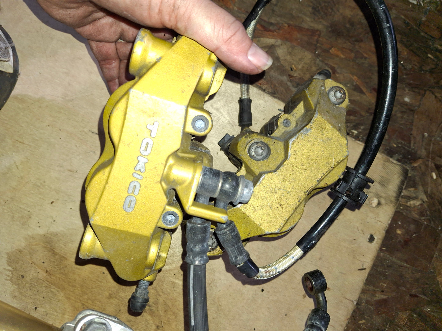 SOLD SOLD 04 05 Suzuki GSXR 600 750 Forks Triple Tree Clip-ons Calipers Fender Damper Axle