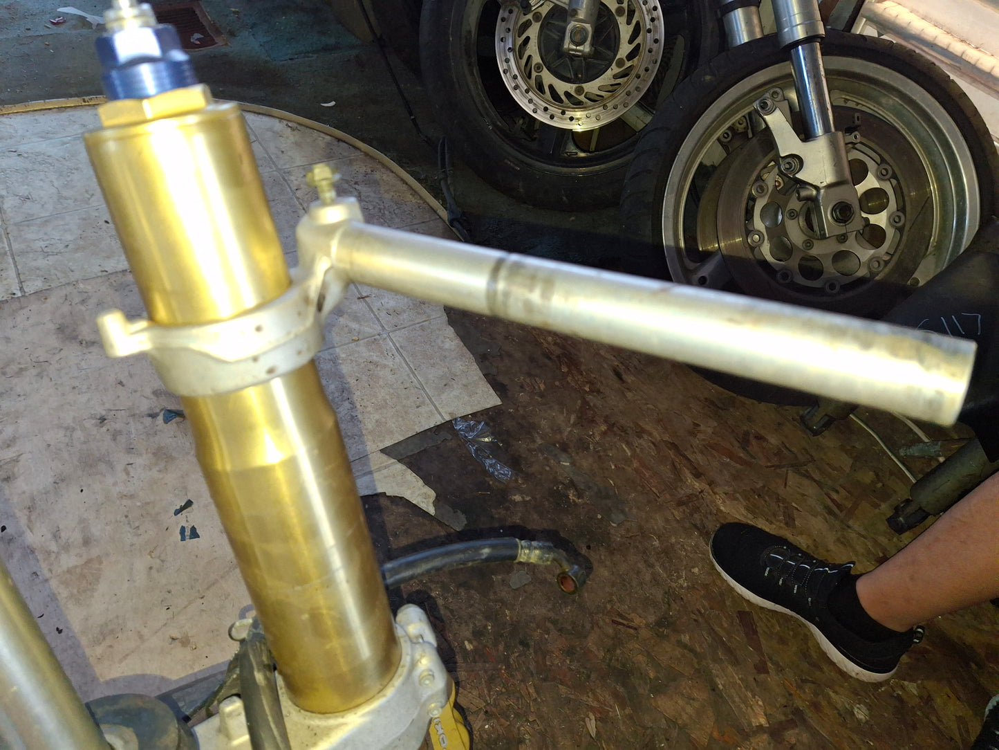 SOLD SOLD 04 05 Suzuki GSXR 600 750 Forks Triple Tree Clip-ons Calipers Fender Damper Axle