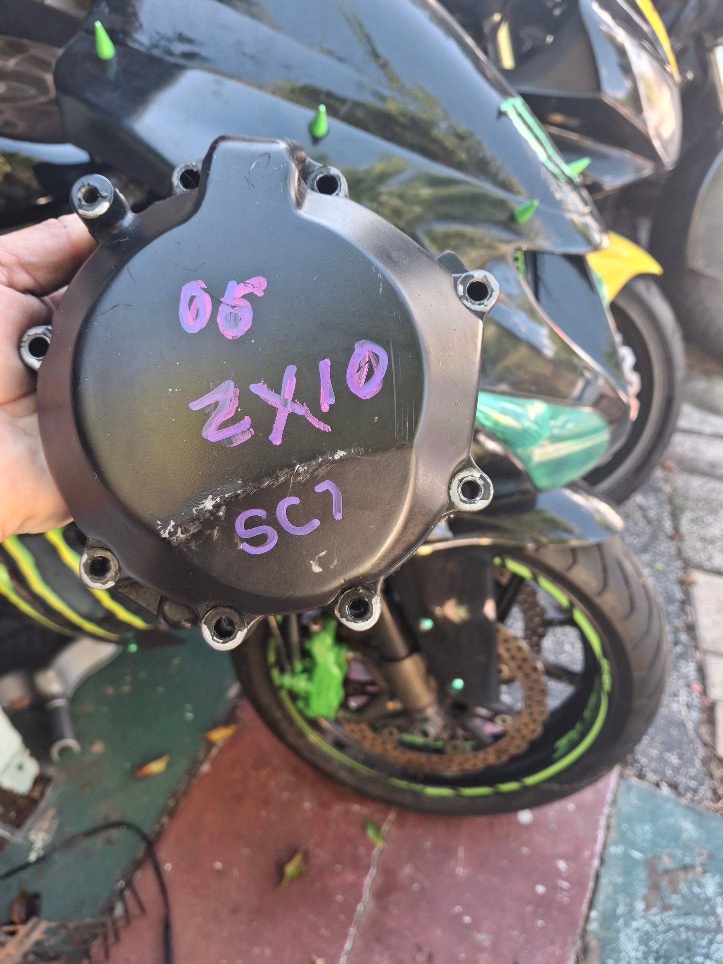 06 Kawasaki ZX-10 Stator Cover ZX10 engine cover