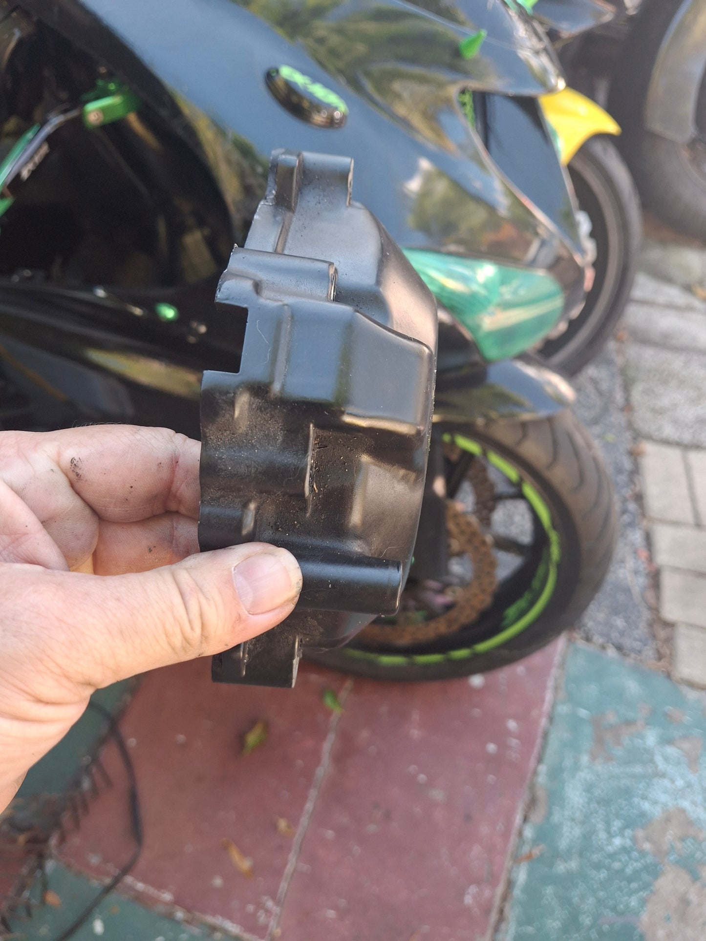 06 Kawasaki ZX-10 Stator Cover ZX10 engine cover